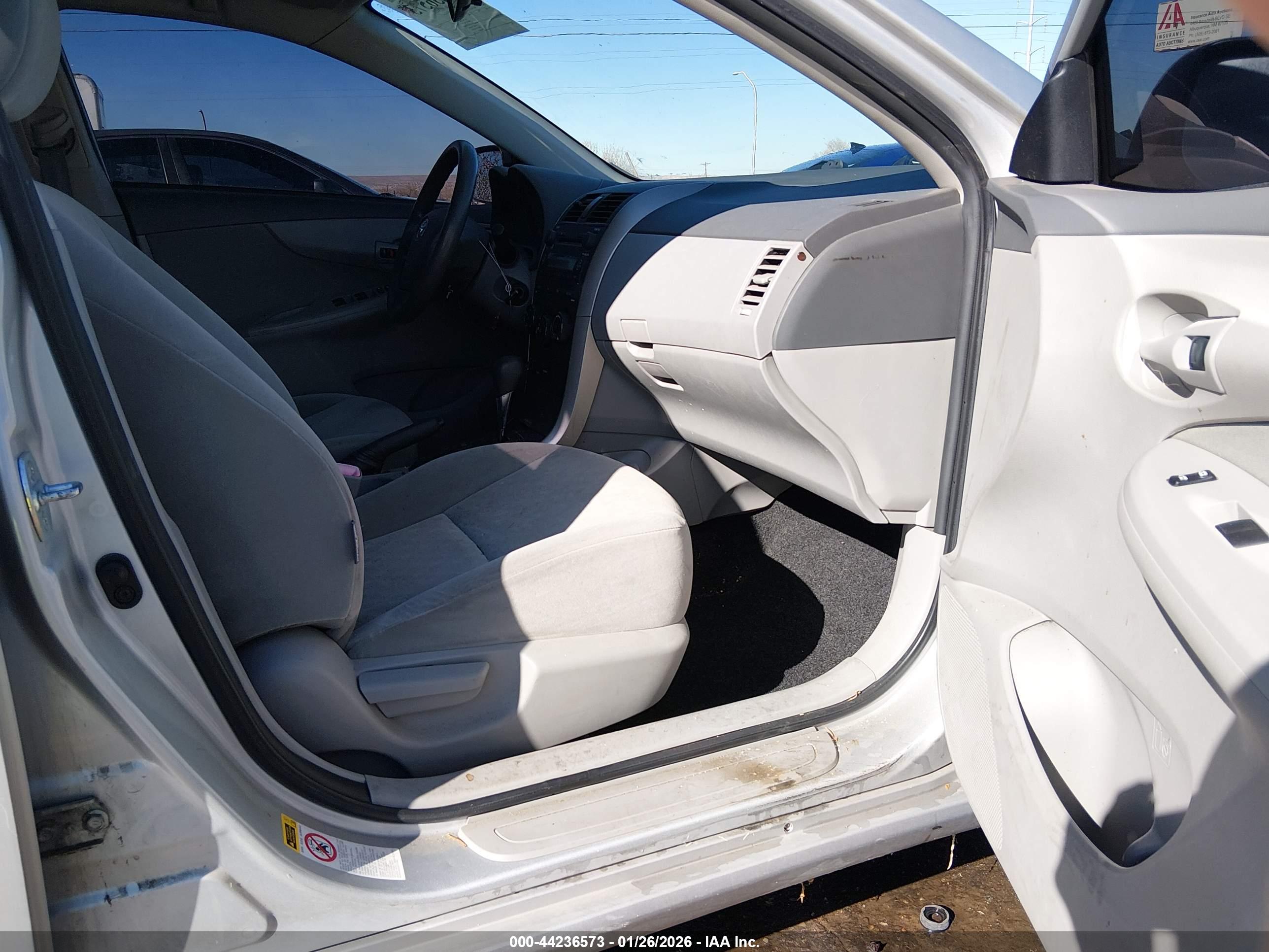 TOYOTA COROLLA image 5