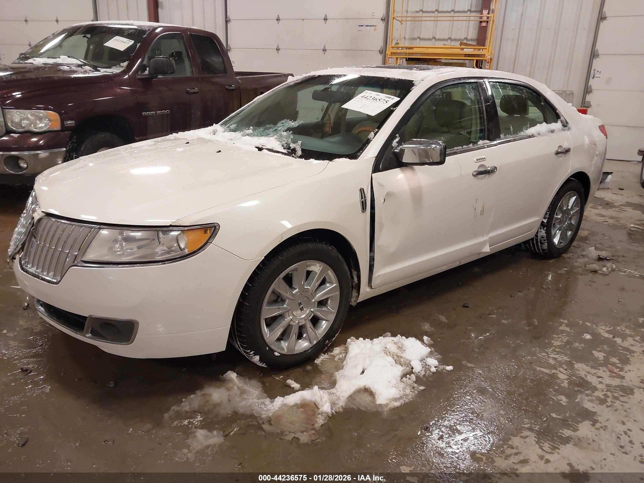LINCOLN MKZ image 2