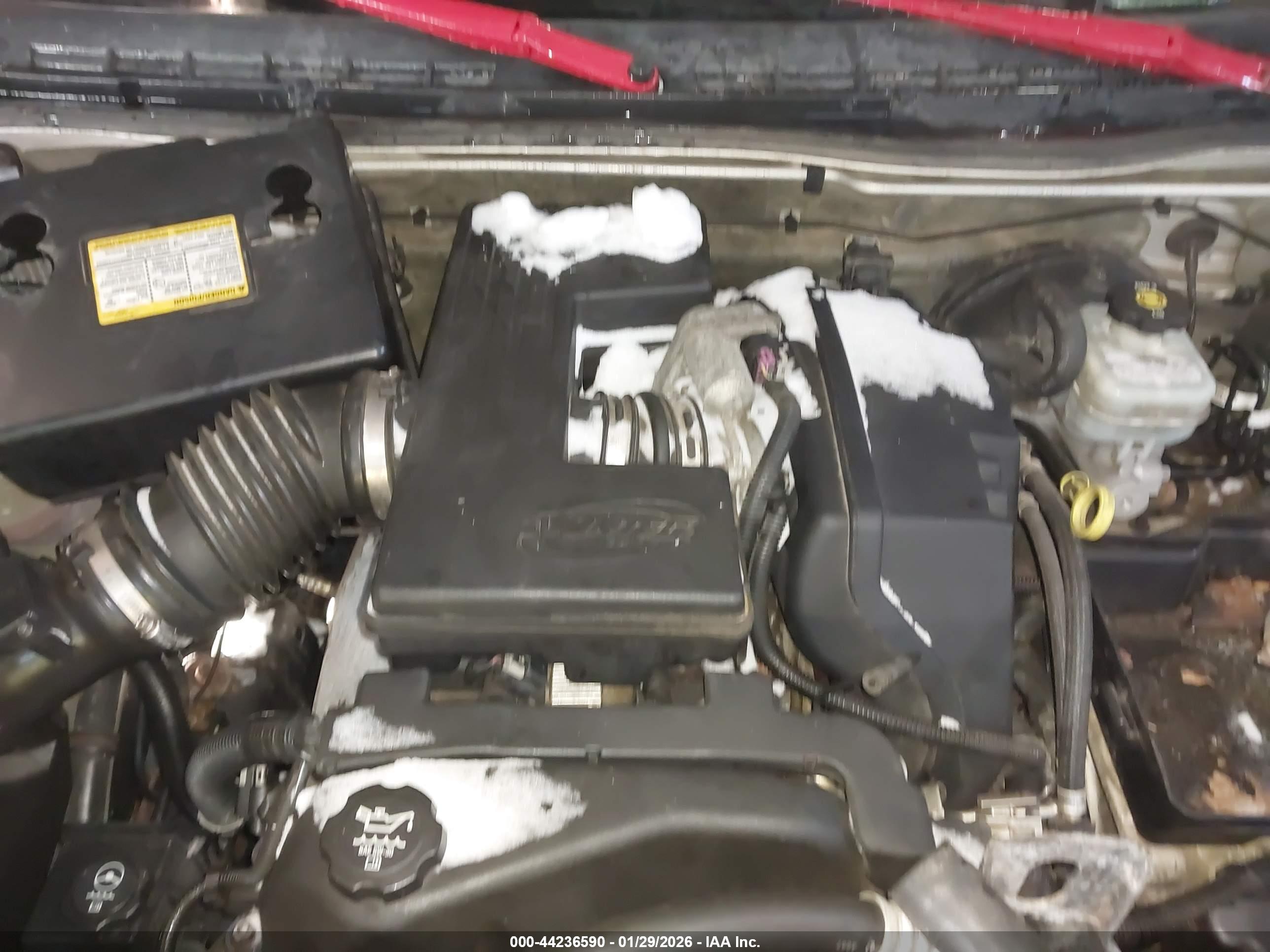 CHEVROLET COLORADO image 10