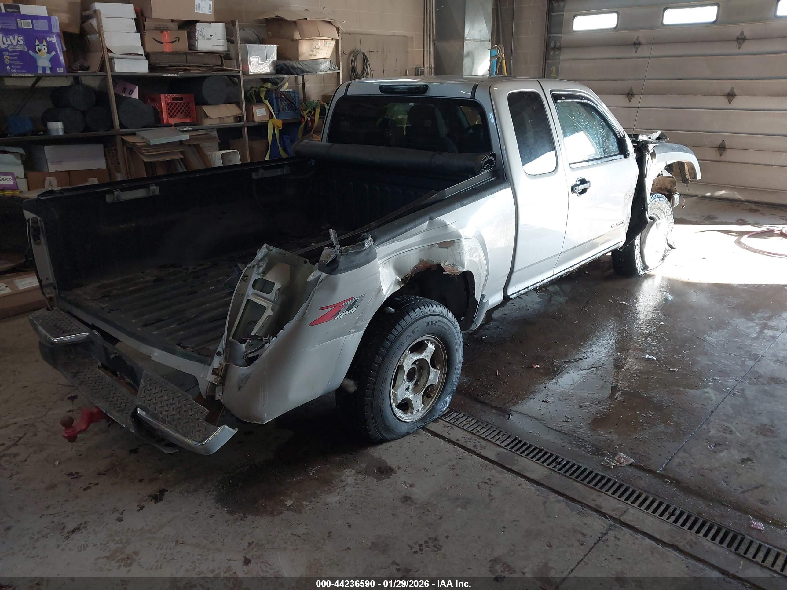 CHEVROLET COLORADO image 4