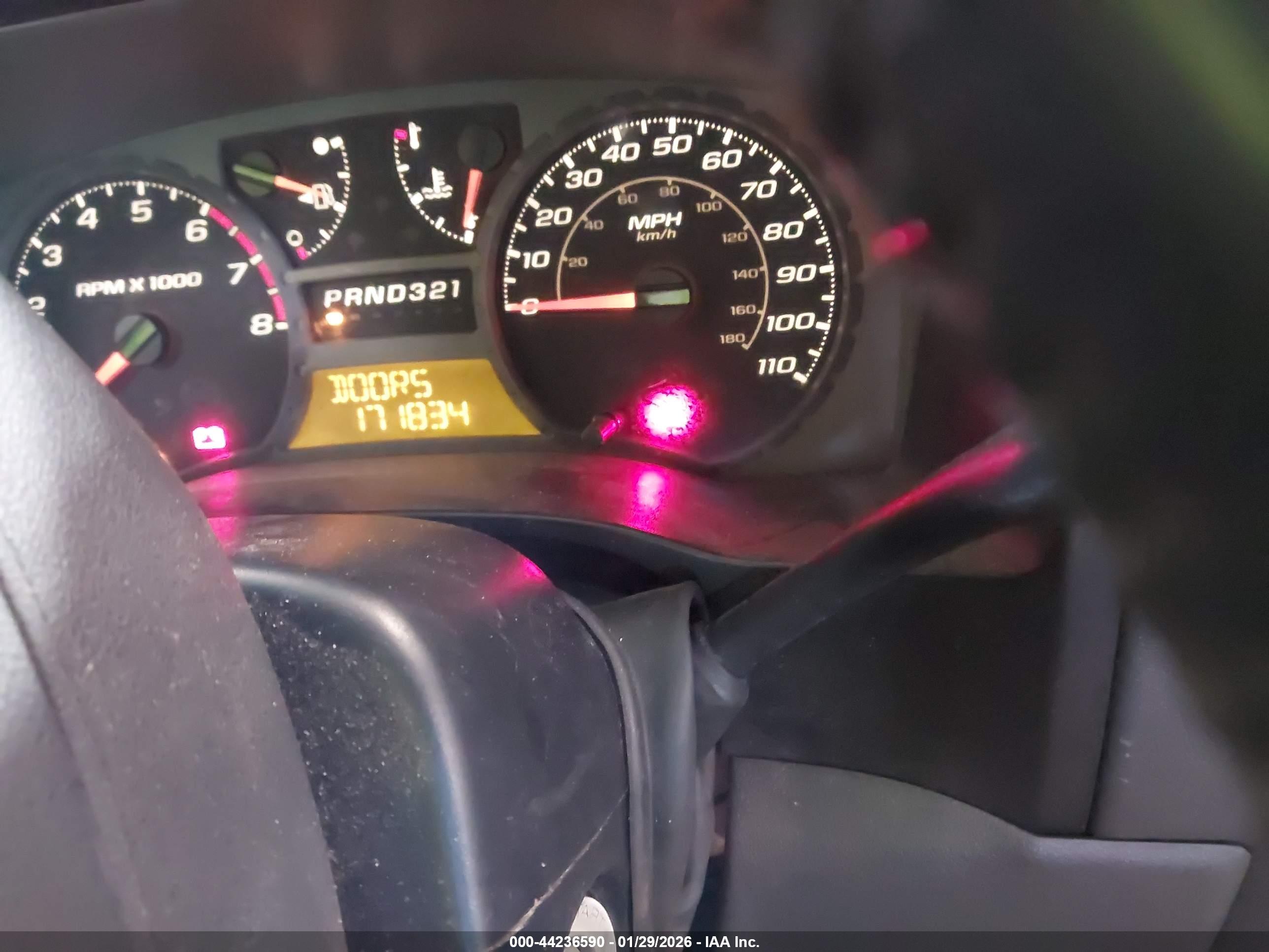 CHEVROLET COLORADO image 7