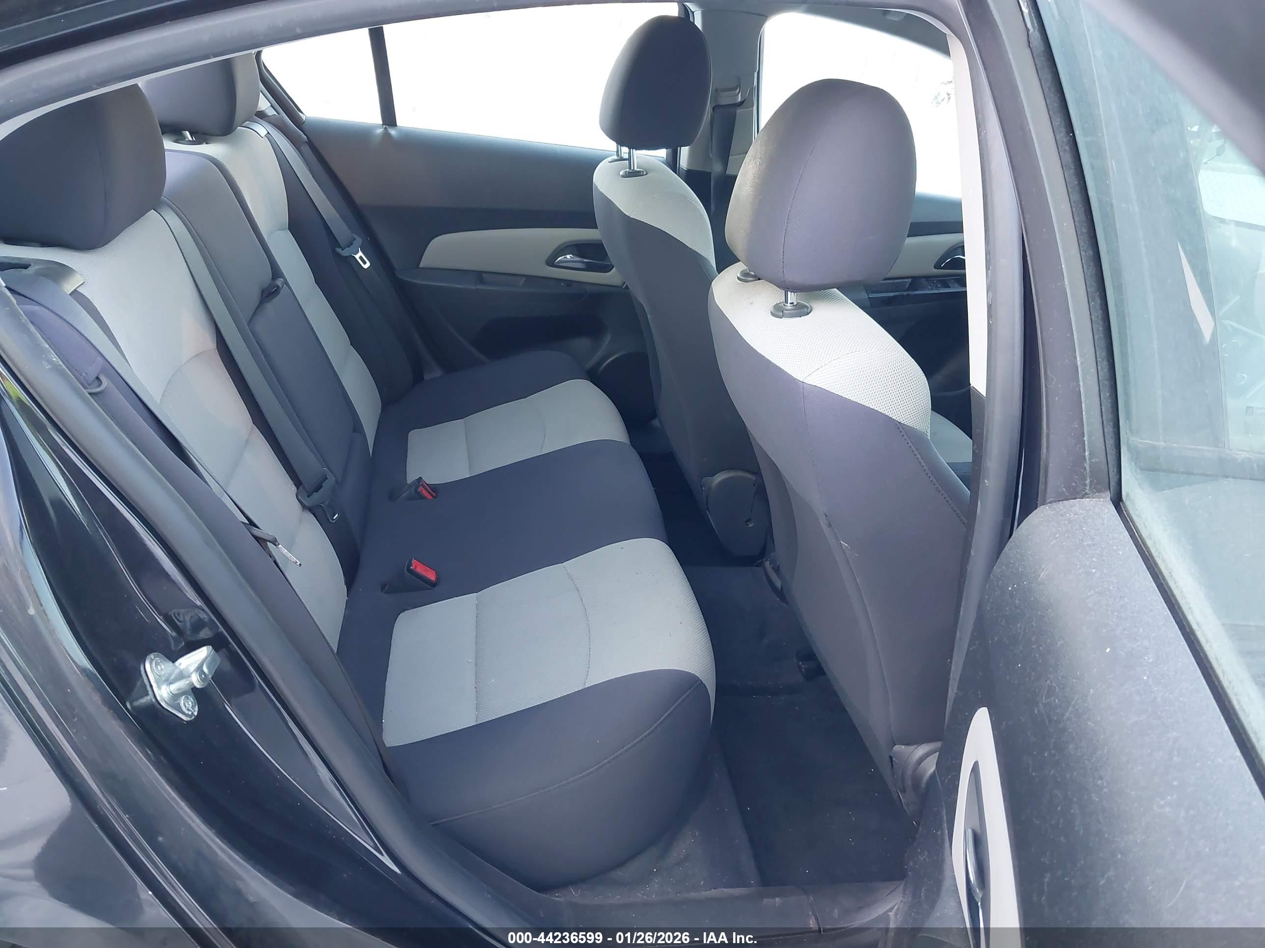 CHEVROLET CRUZE image 8