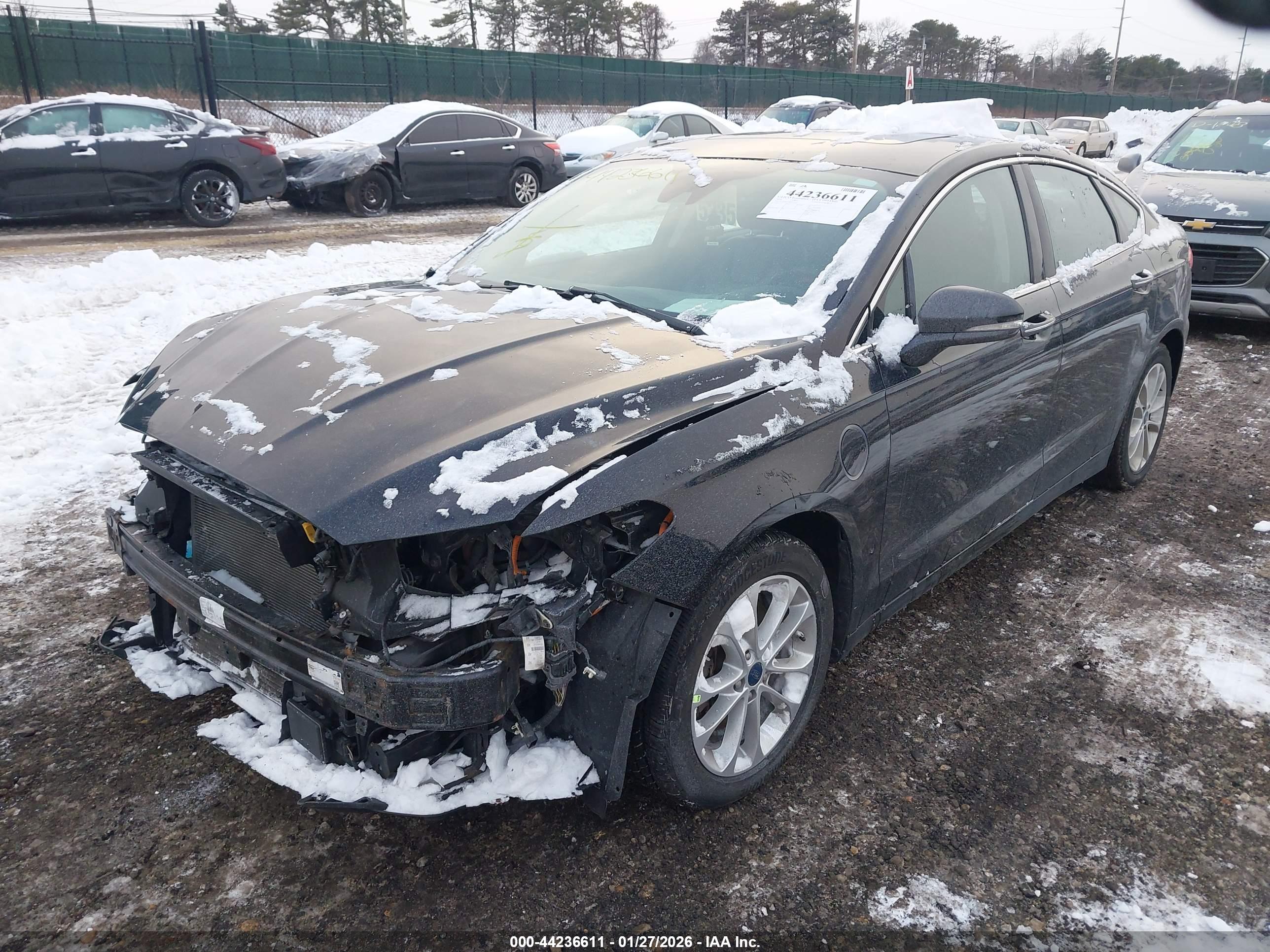FORD FUSION image 2