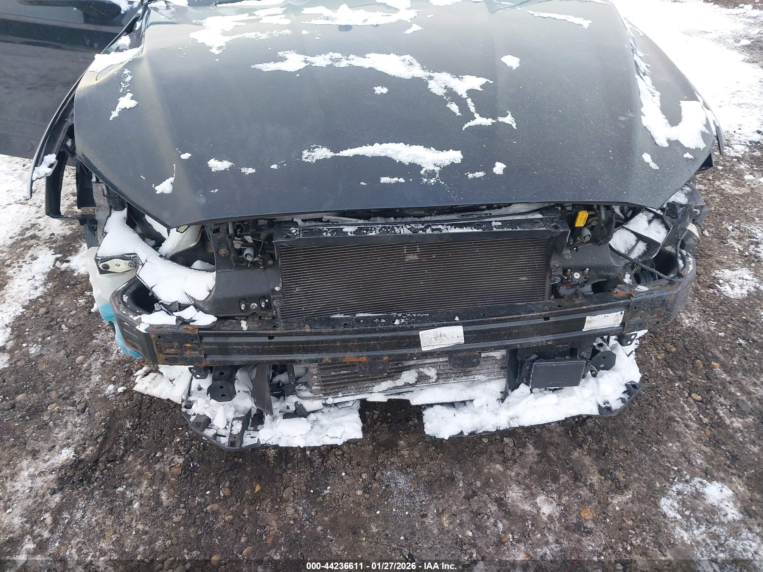 FORD FUSION image 6