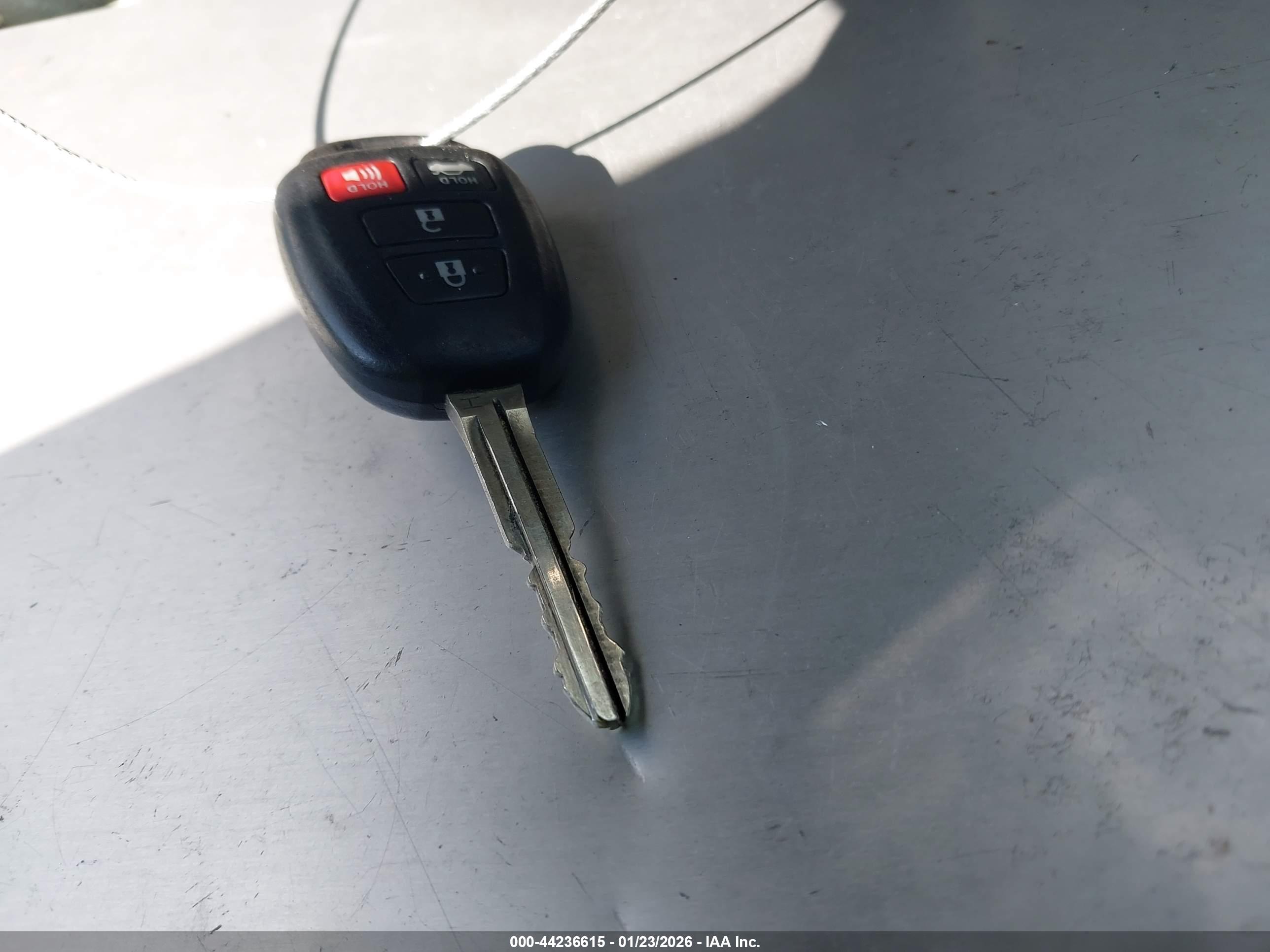 TOYOTA COROLLA image 11