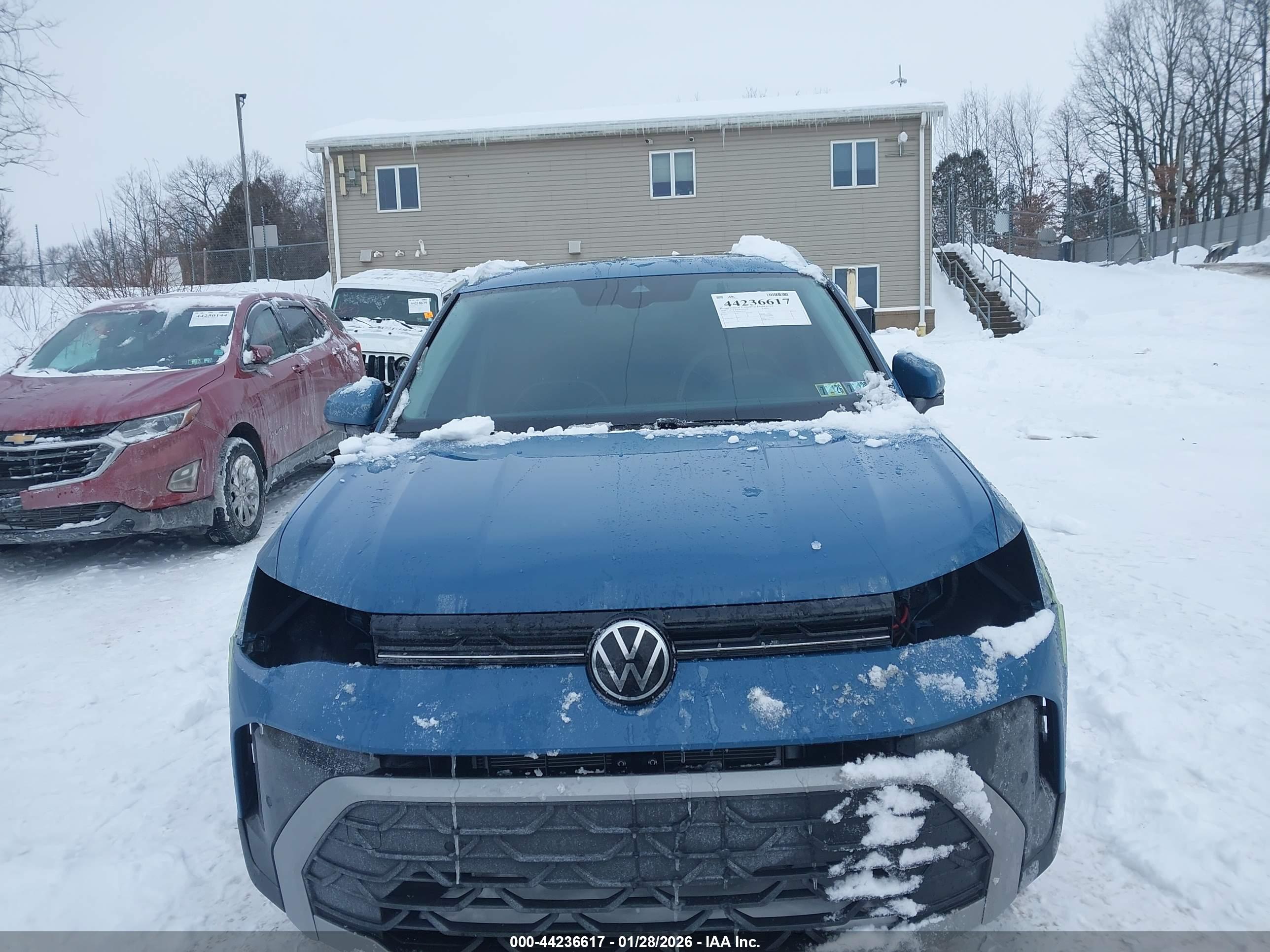 VOLKSWAGEN TAOS image 6