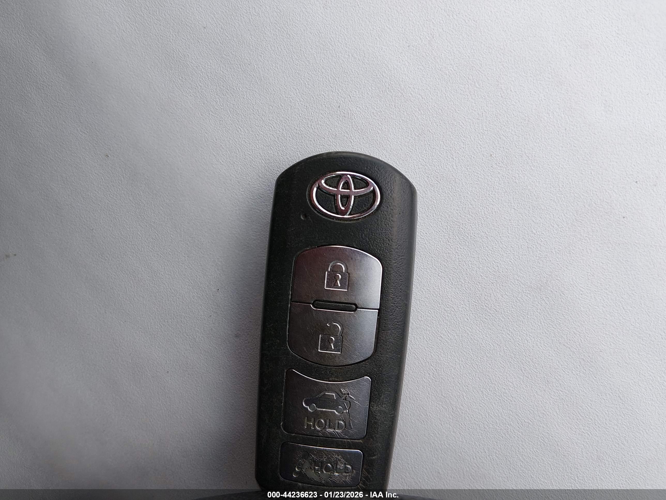 TOYOTA YARIS image 11