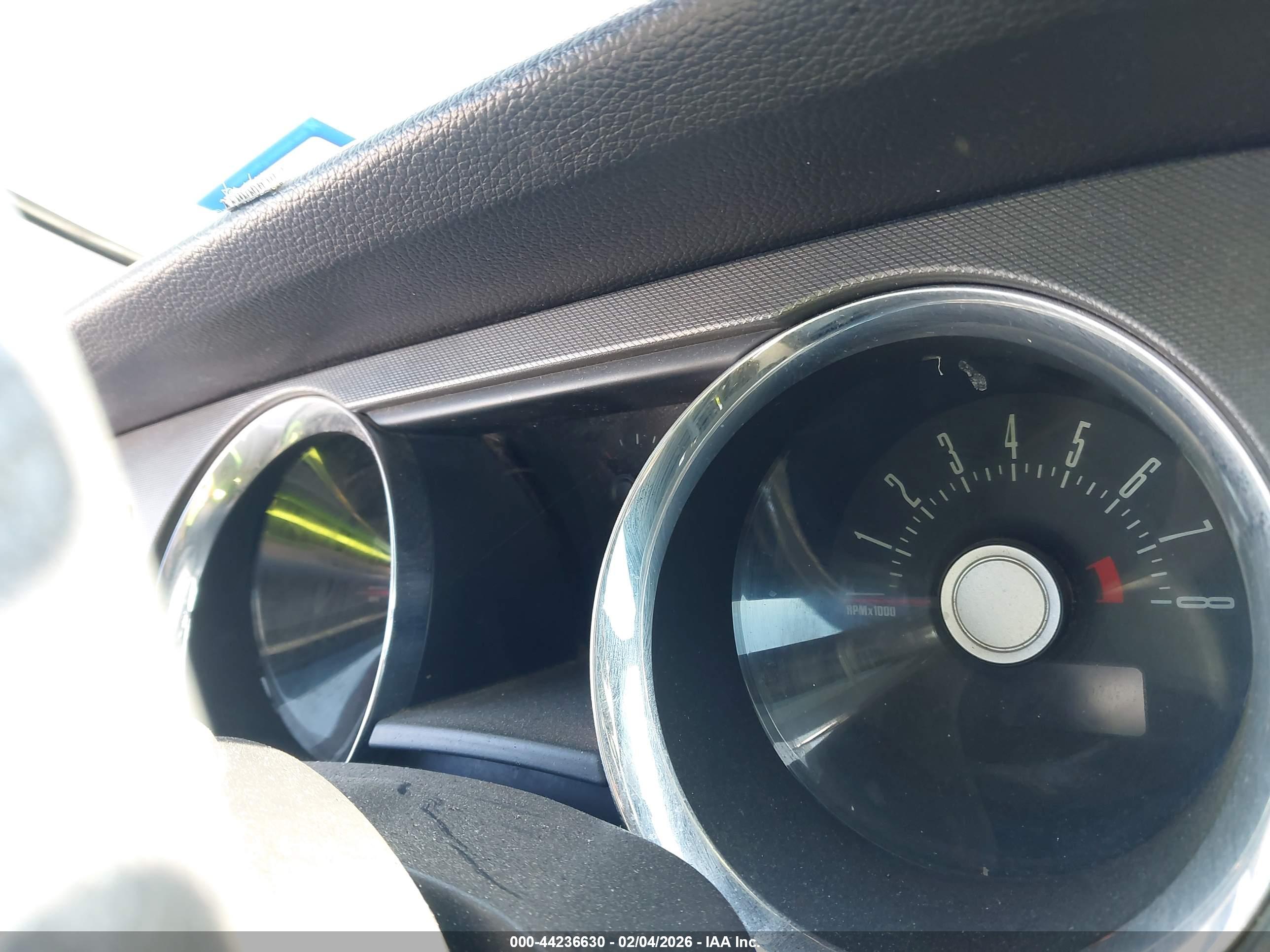 FORD MUSTANG image 7