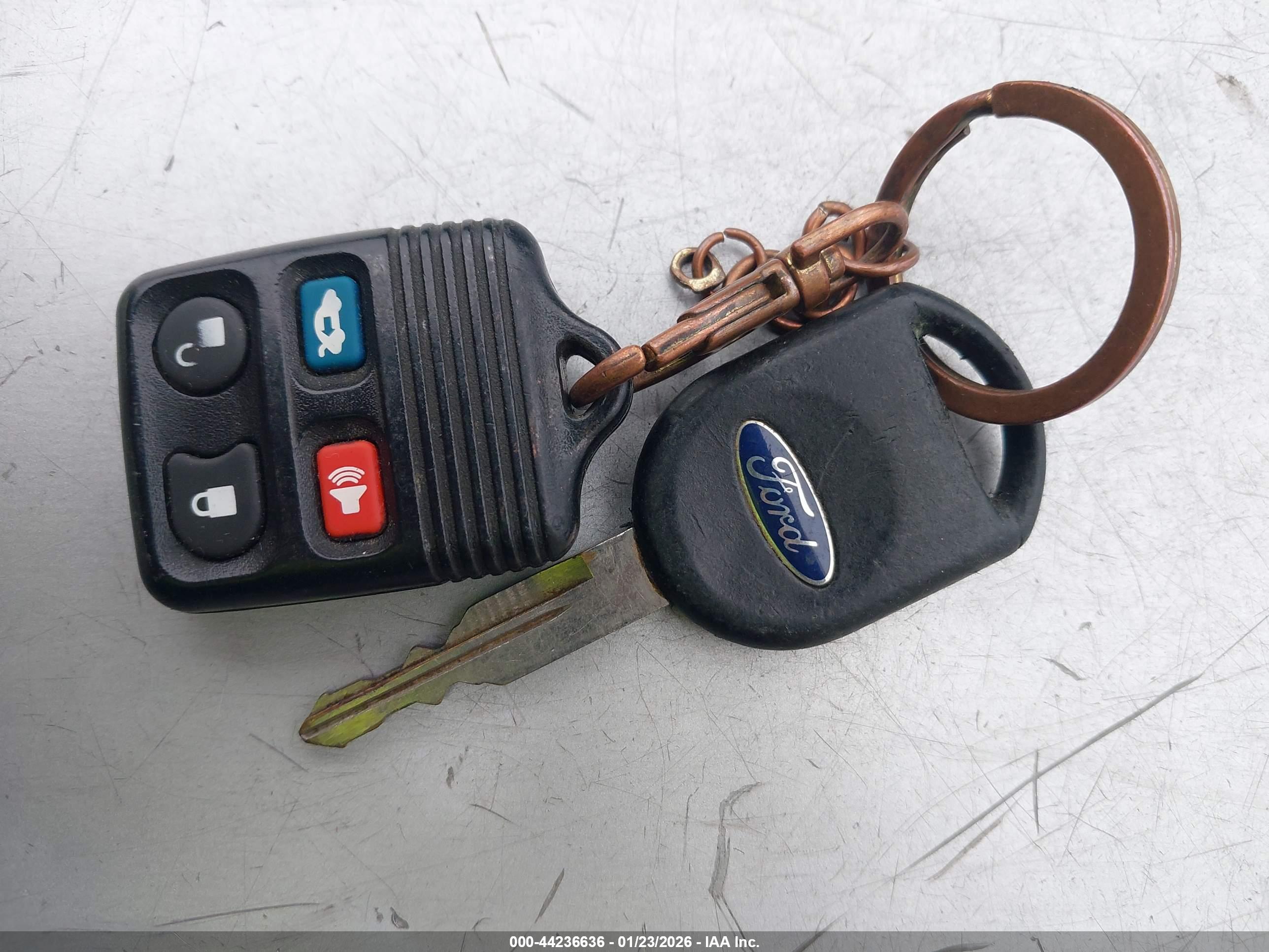 FORD TAURUS image 11