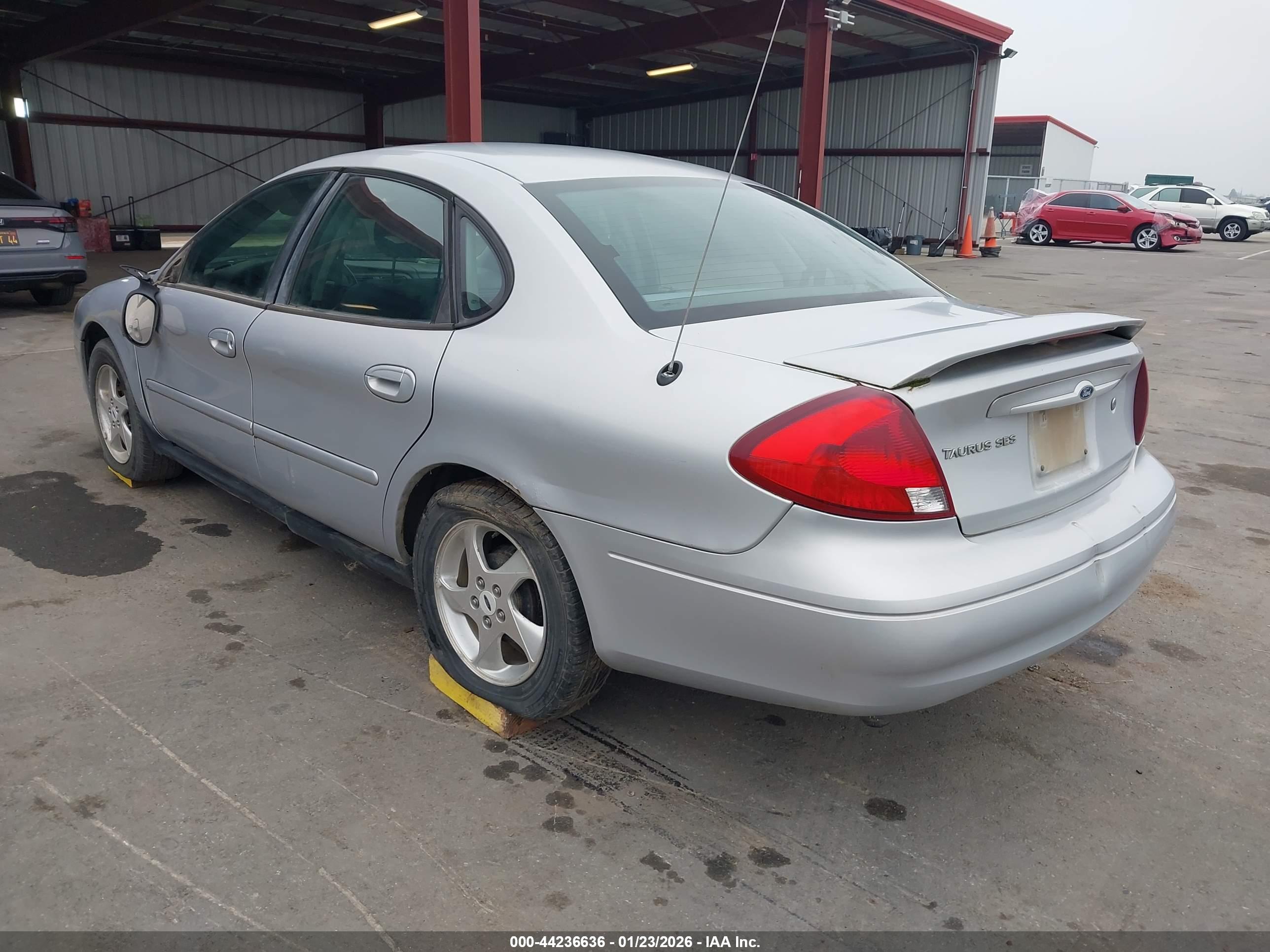 FORD TAURUS image 3