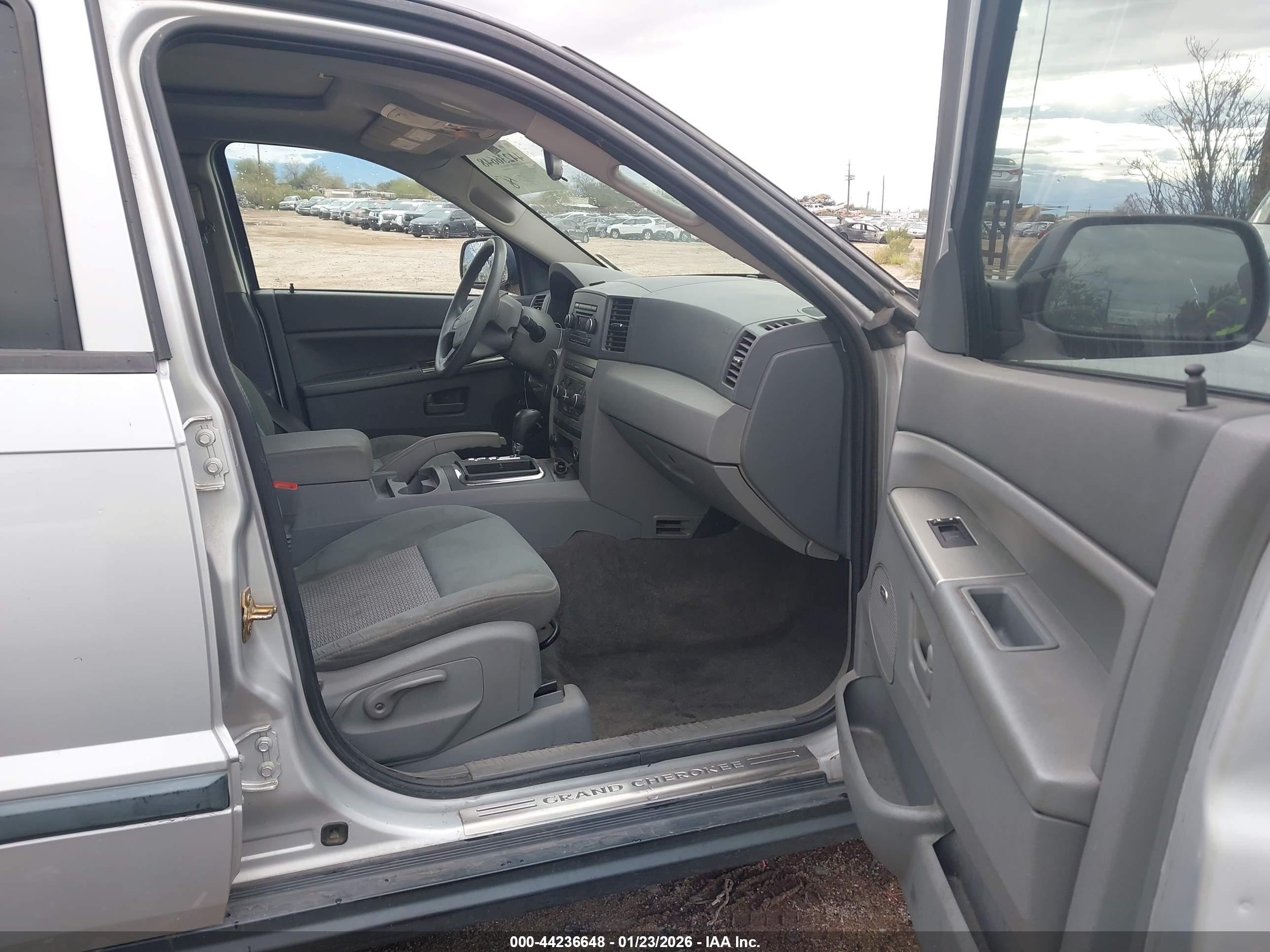 JEEP GRAND image 5