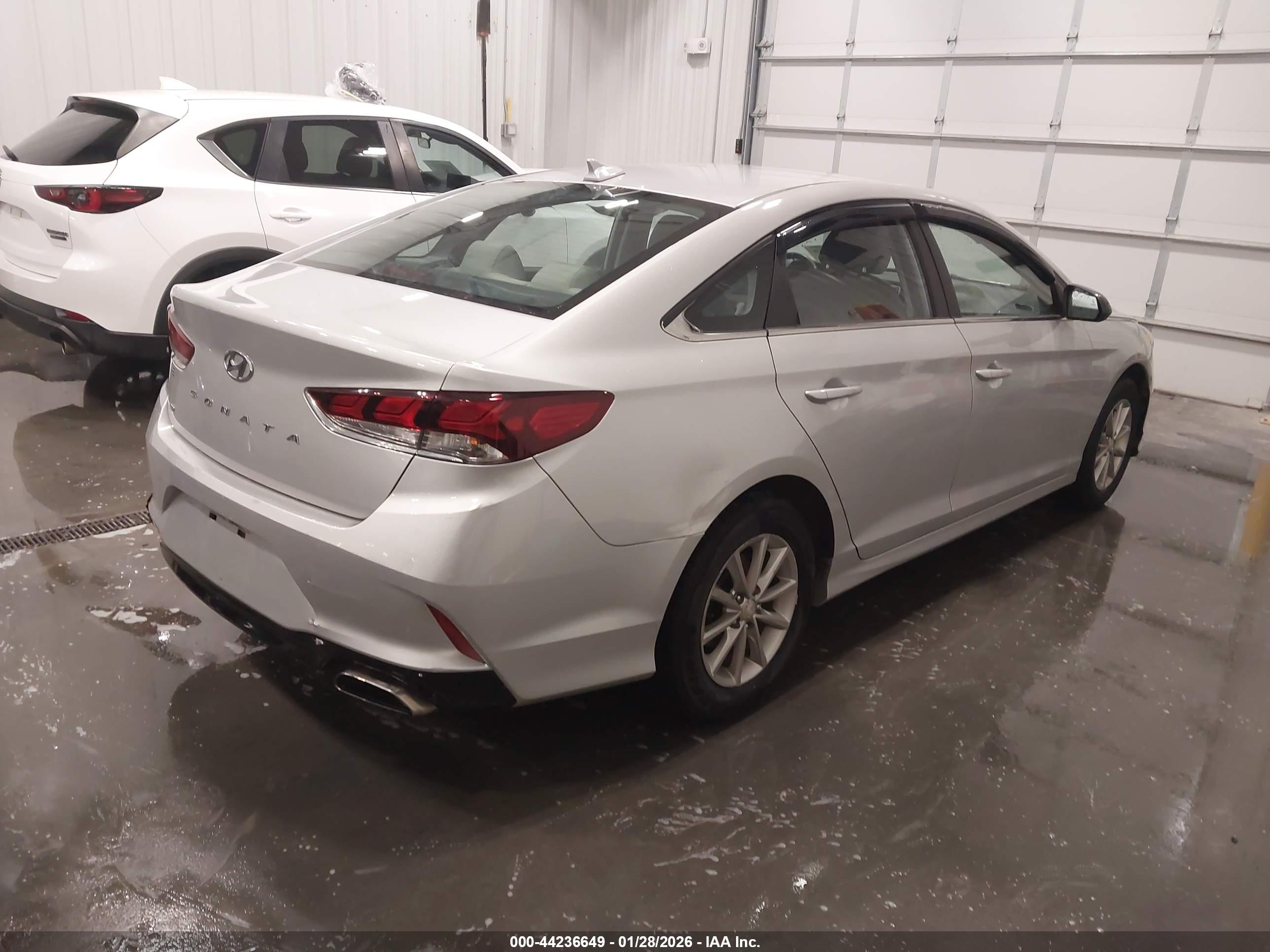 HYUNDAI SONATA image 4