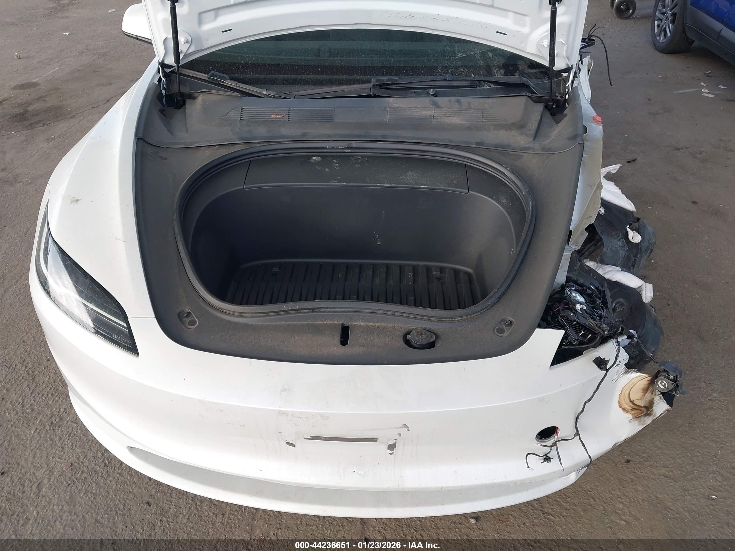 TESLA MODEL image 10