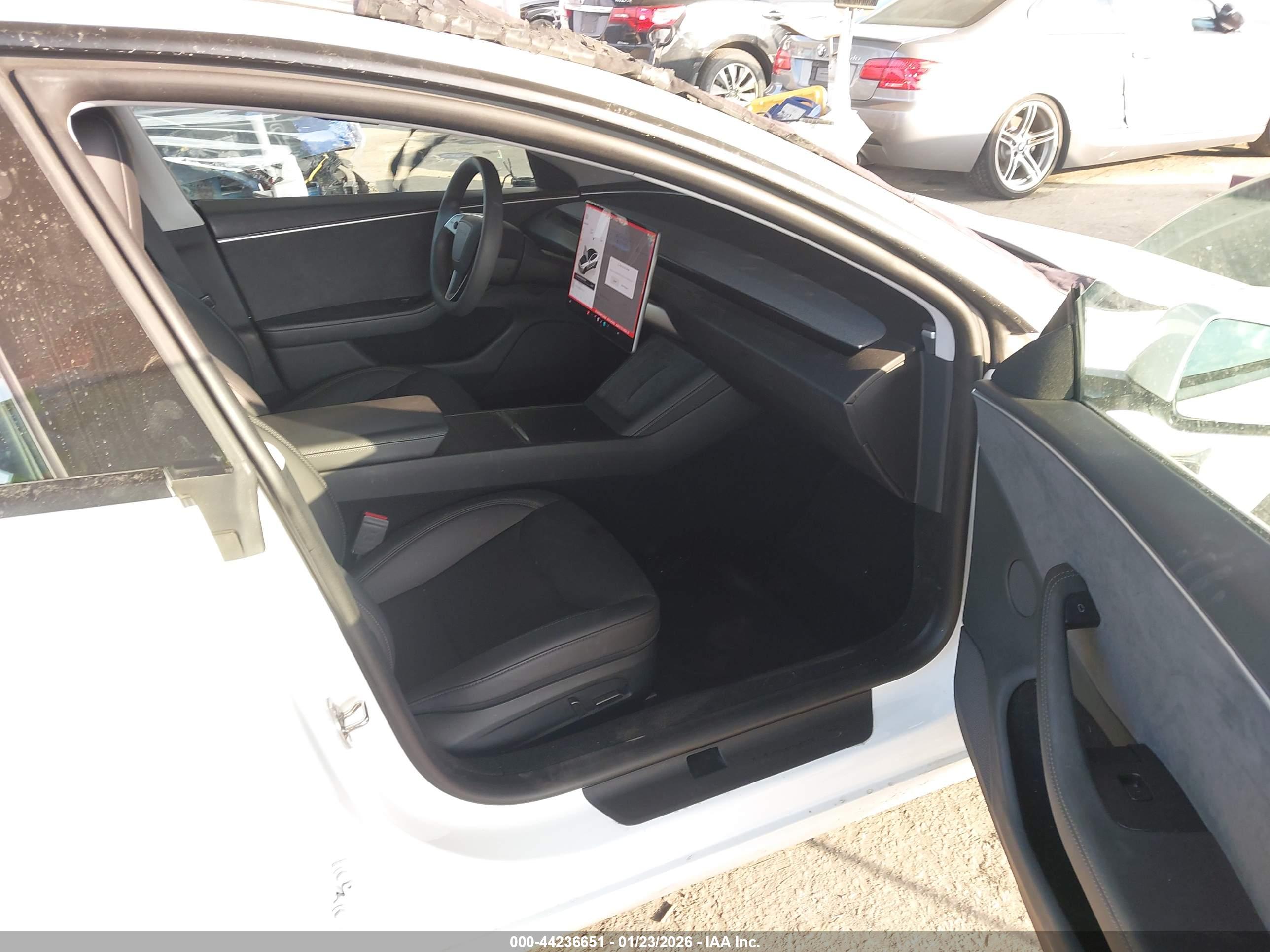 TESLA MODEL image 5