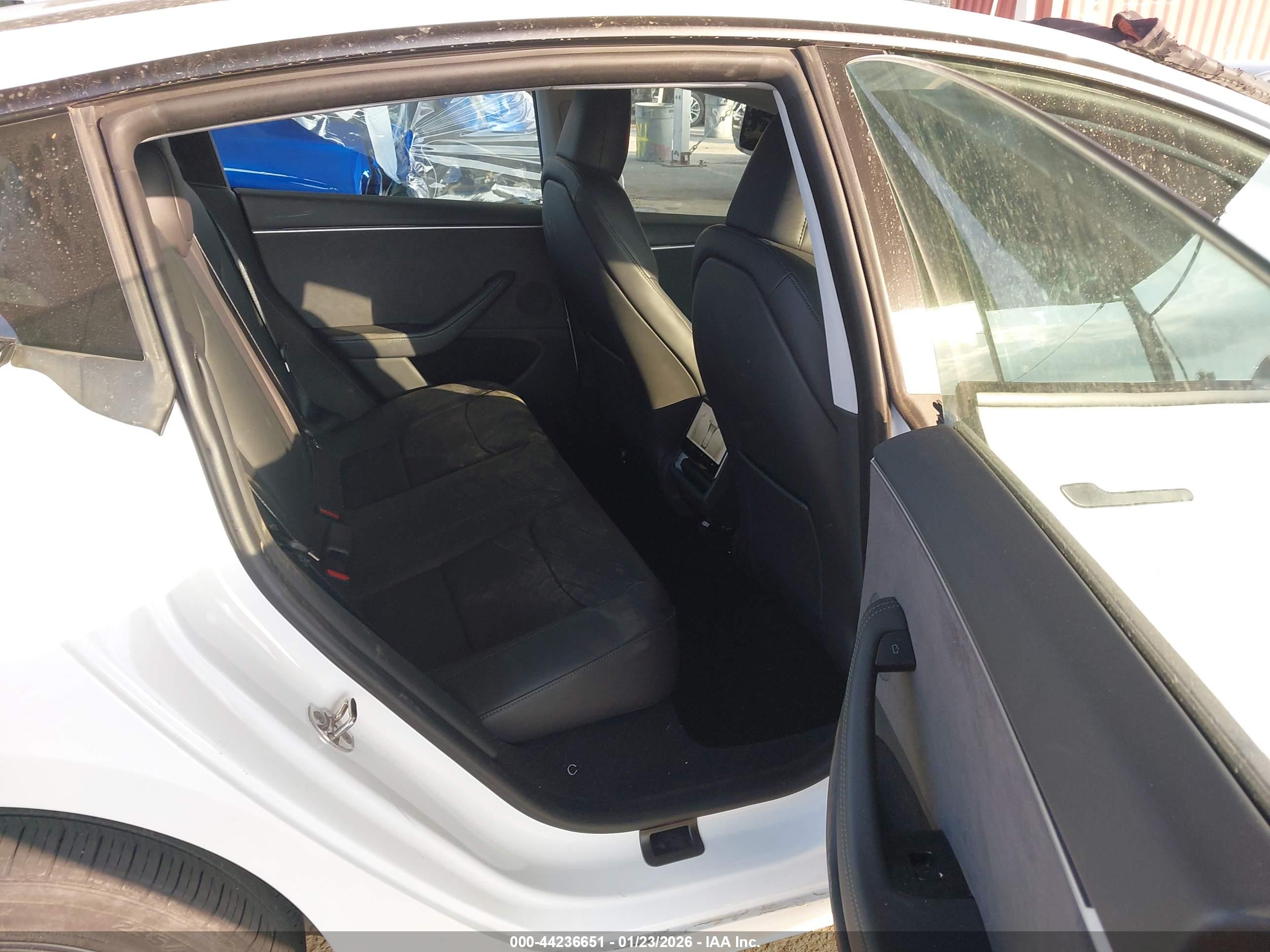 TESLA MODEL image 8