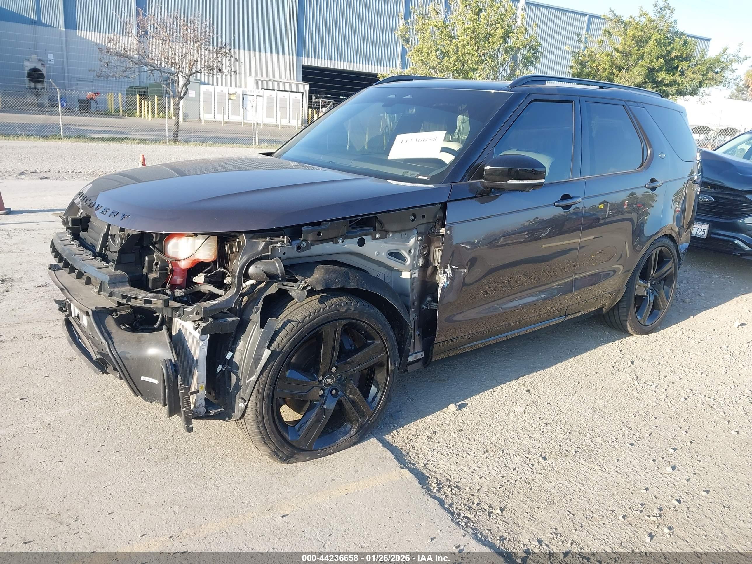 LAND ROVER image 2
