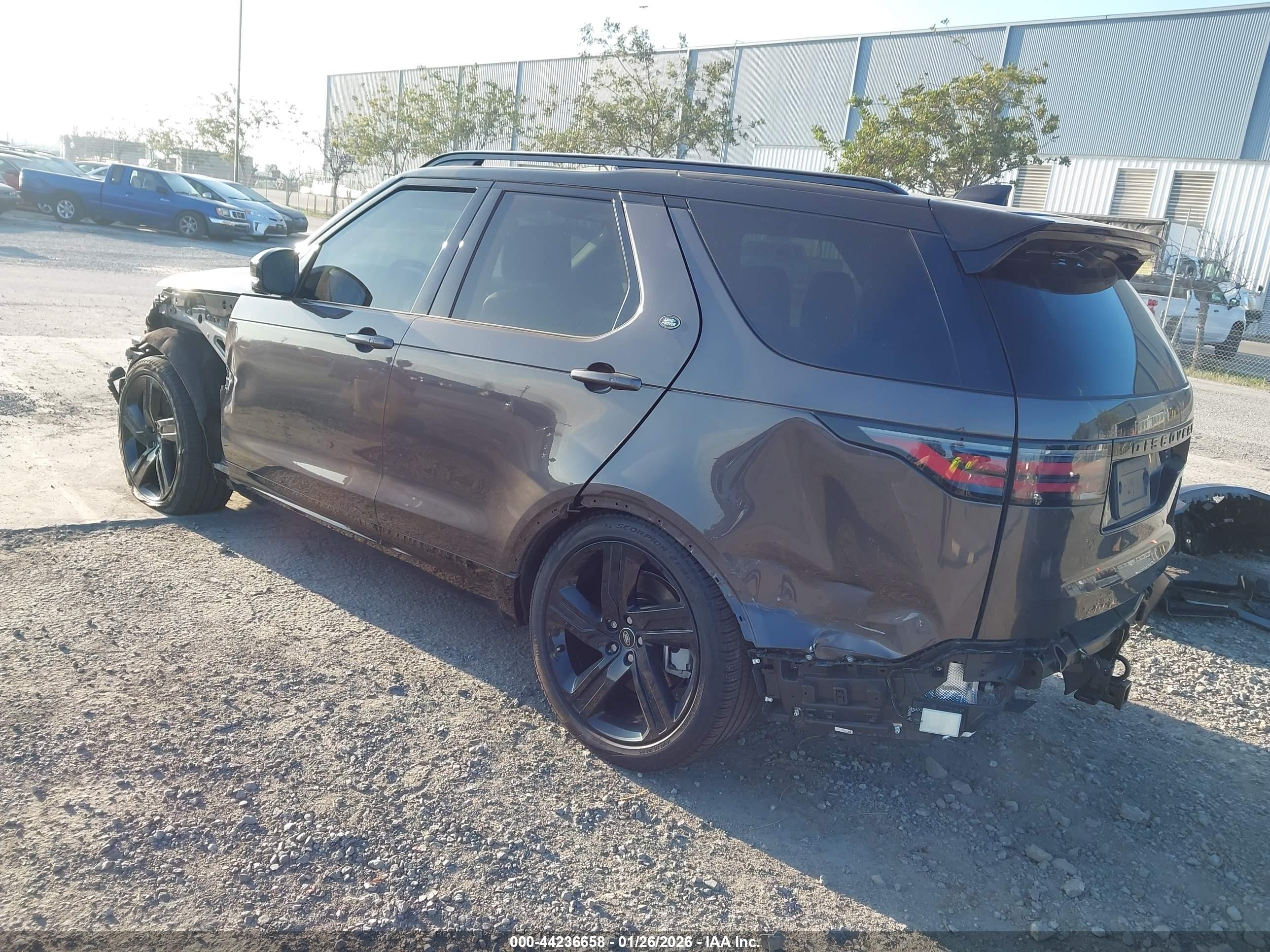 LAND ROVER image 3