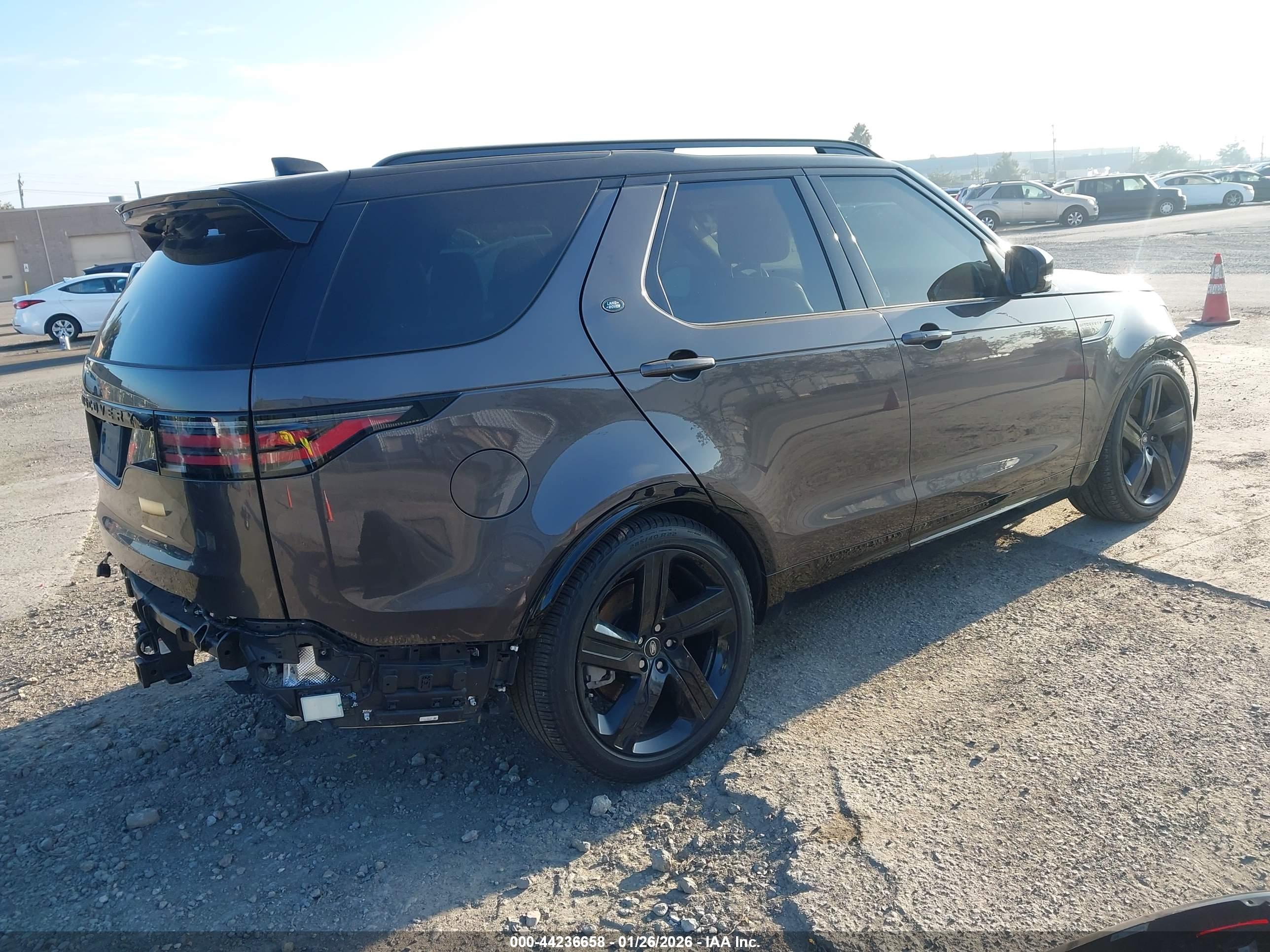 LAND ROVER image 4