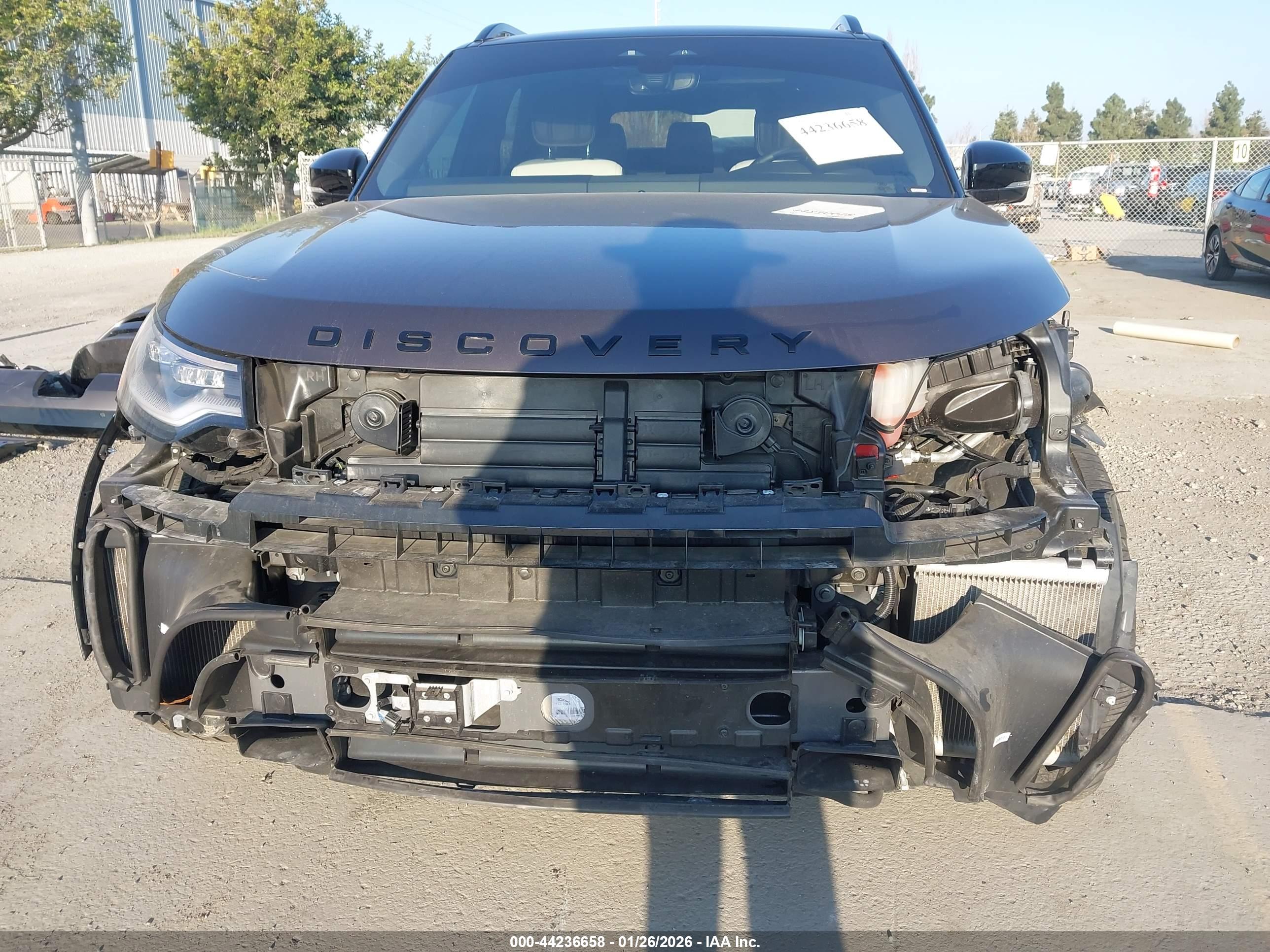 LAND ROVER image 6