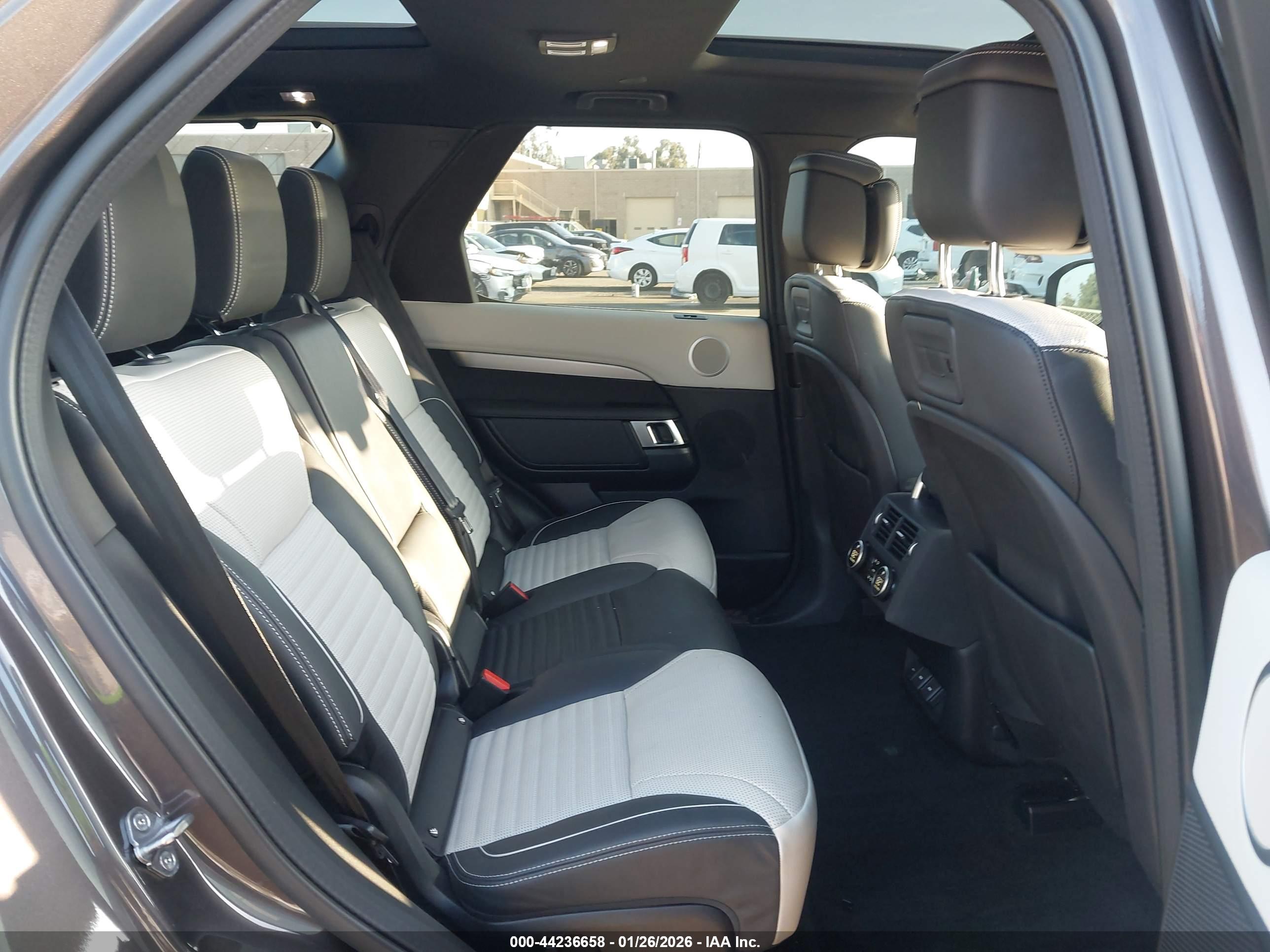 LAND ROVER image 8