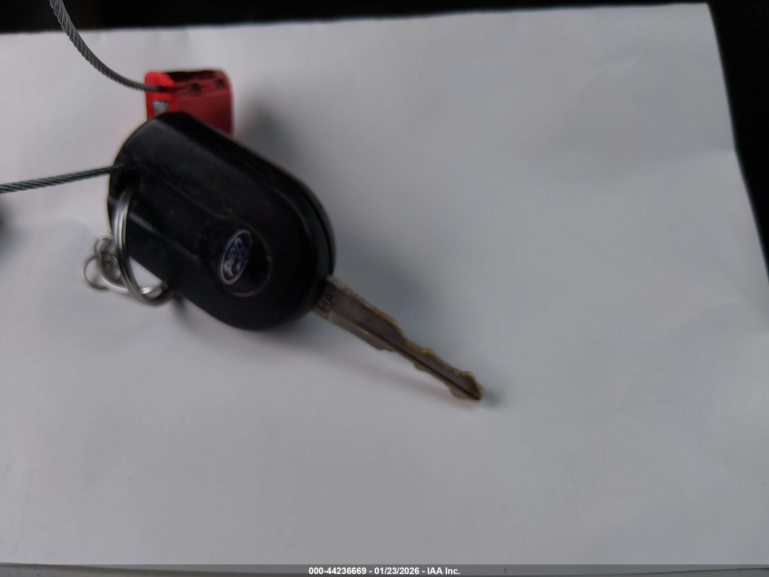 FORD FUSION image 11