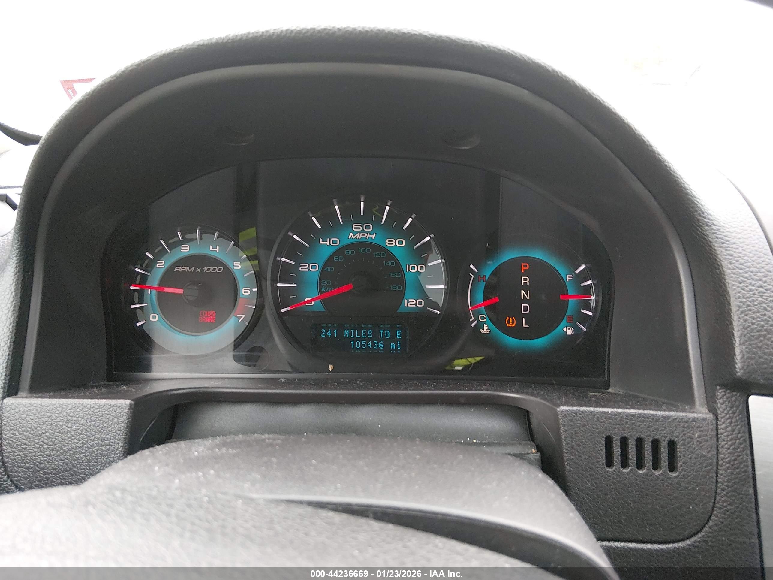 FORD FUSION image 7