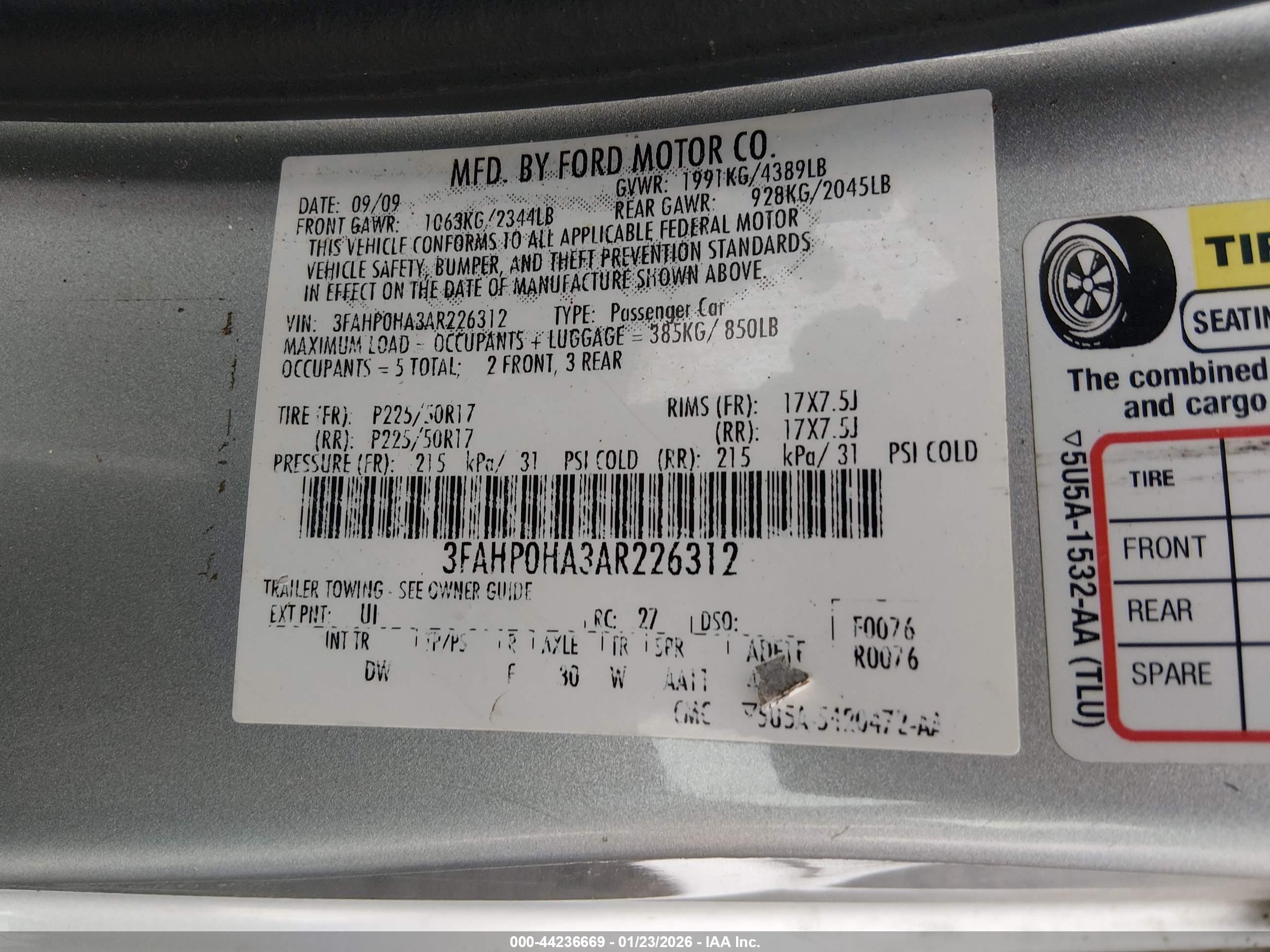 FORD FUSION image 9