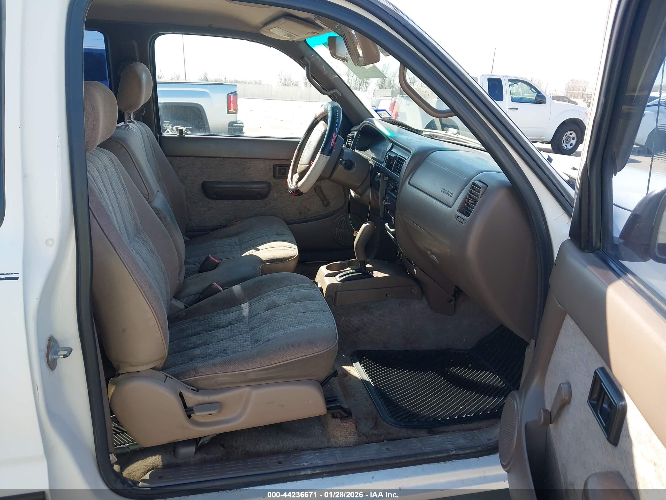 TOYOTA TACOMA image 5