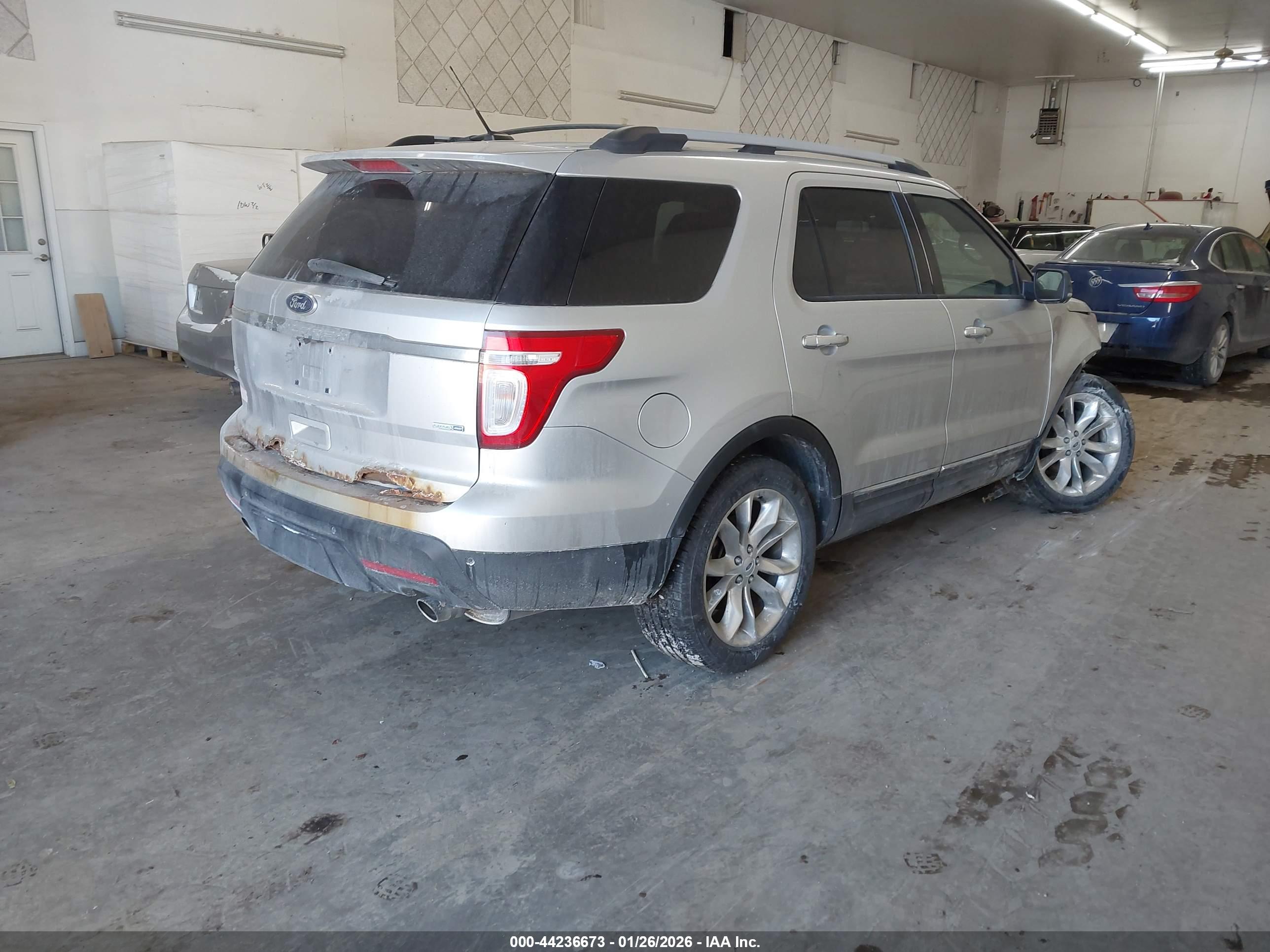 FORD EXPLORER image 4