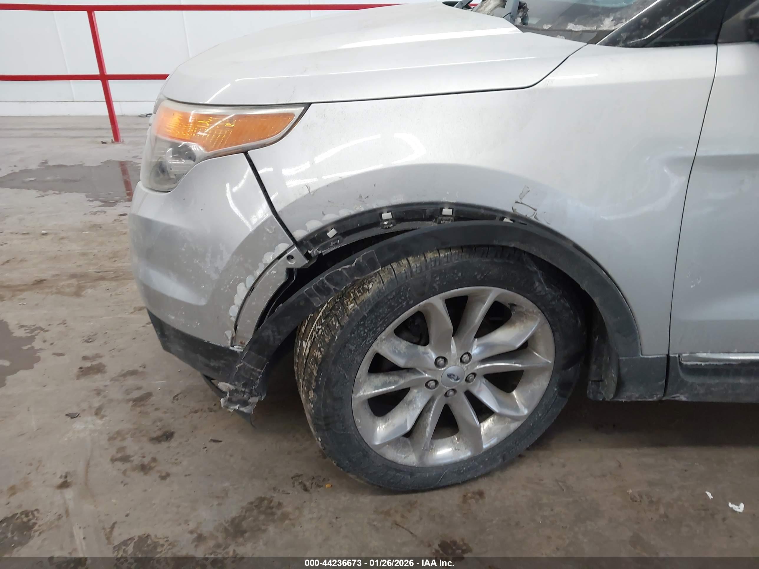 FORD EXPLORER image 6
