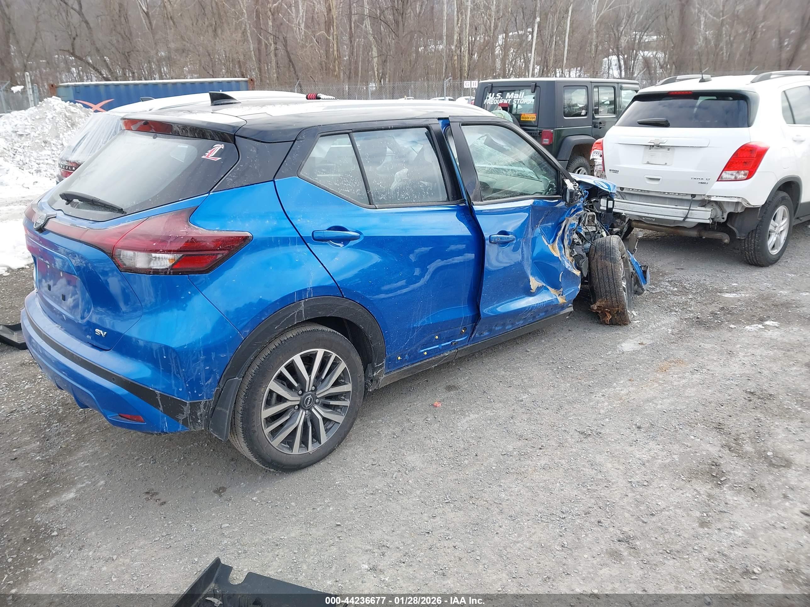 NISSAN KICKS image 4