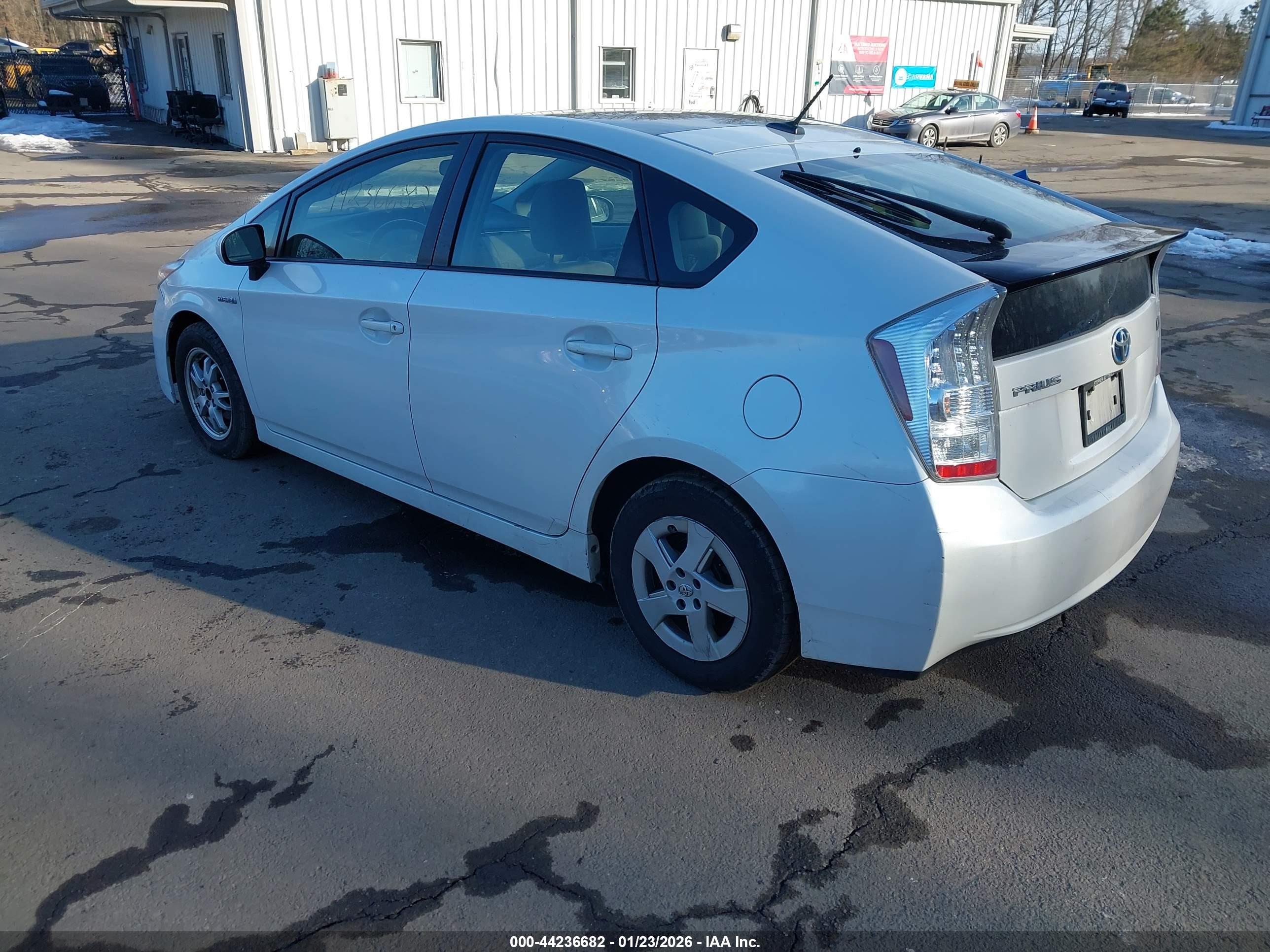 TOYOTA PRIUS image 3