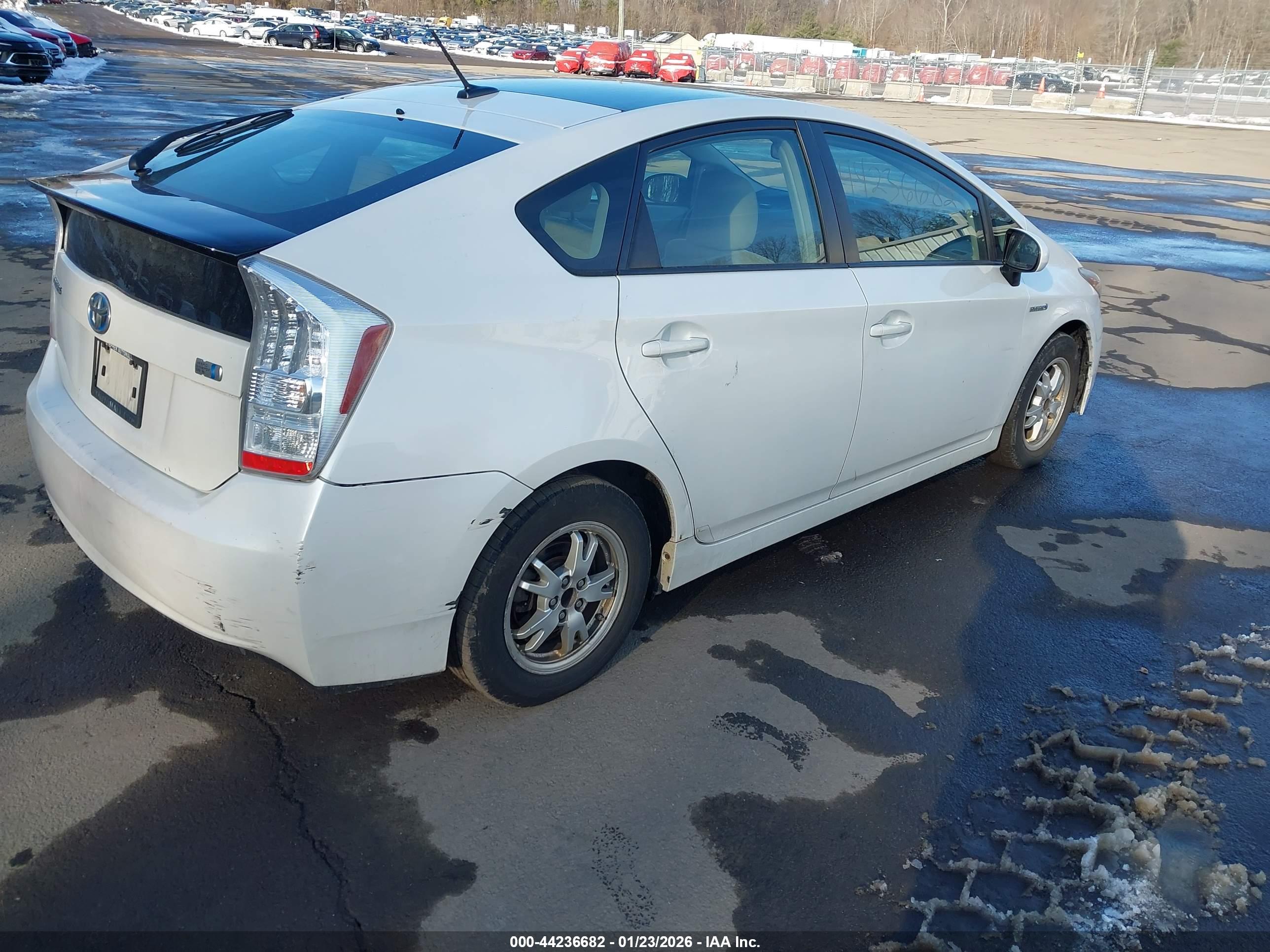 TOYOTA PRIUS image 4