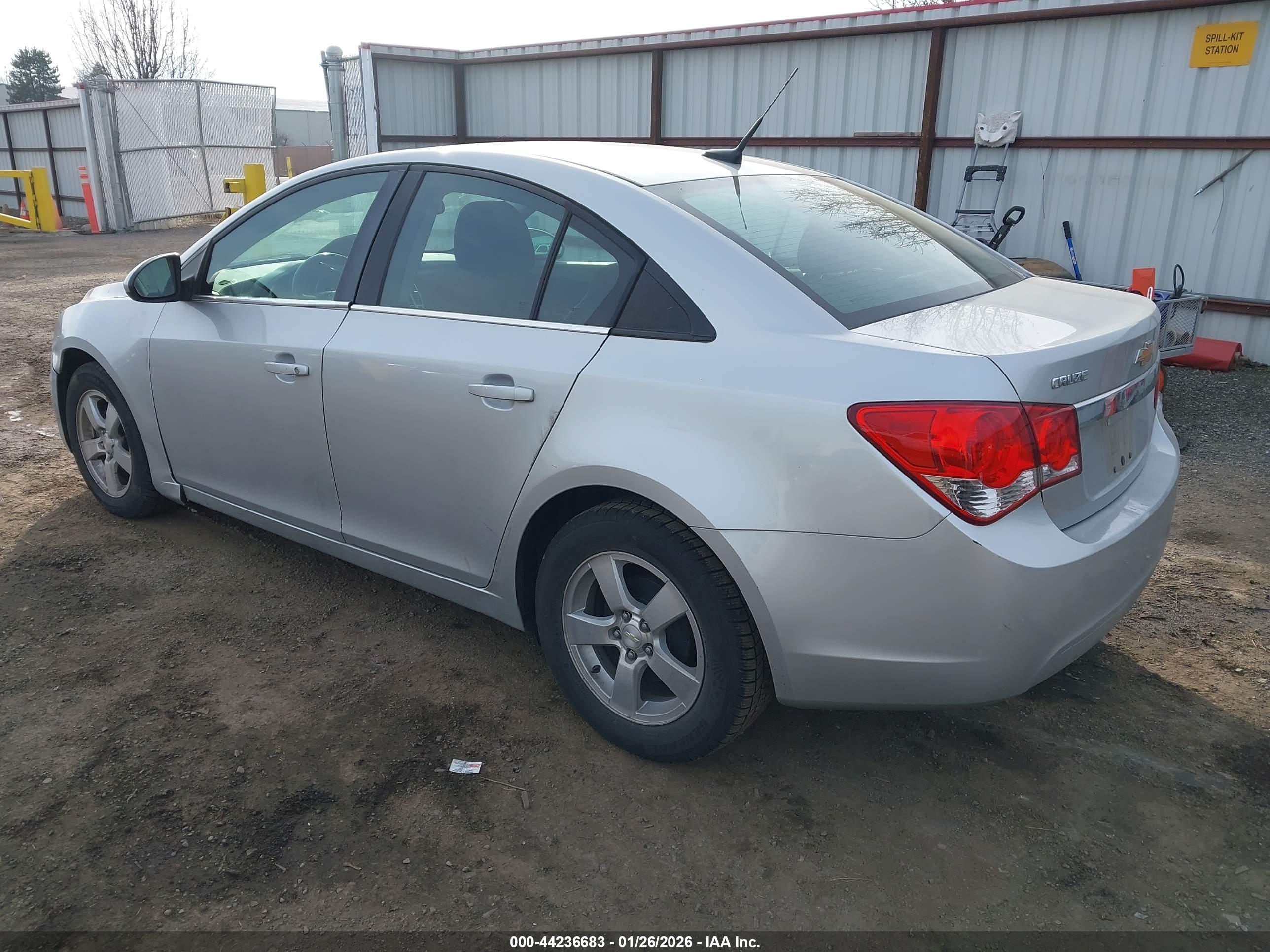 CHEVROLET CRUZE image 3