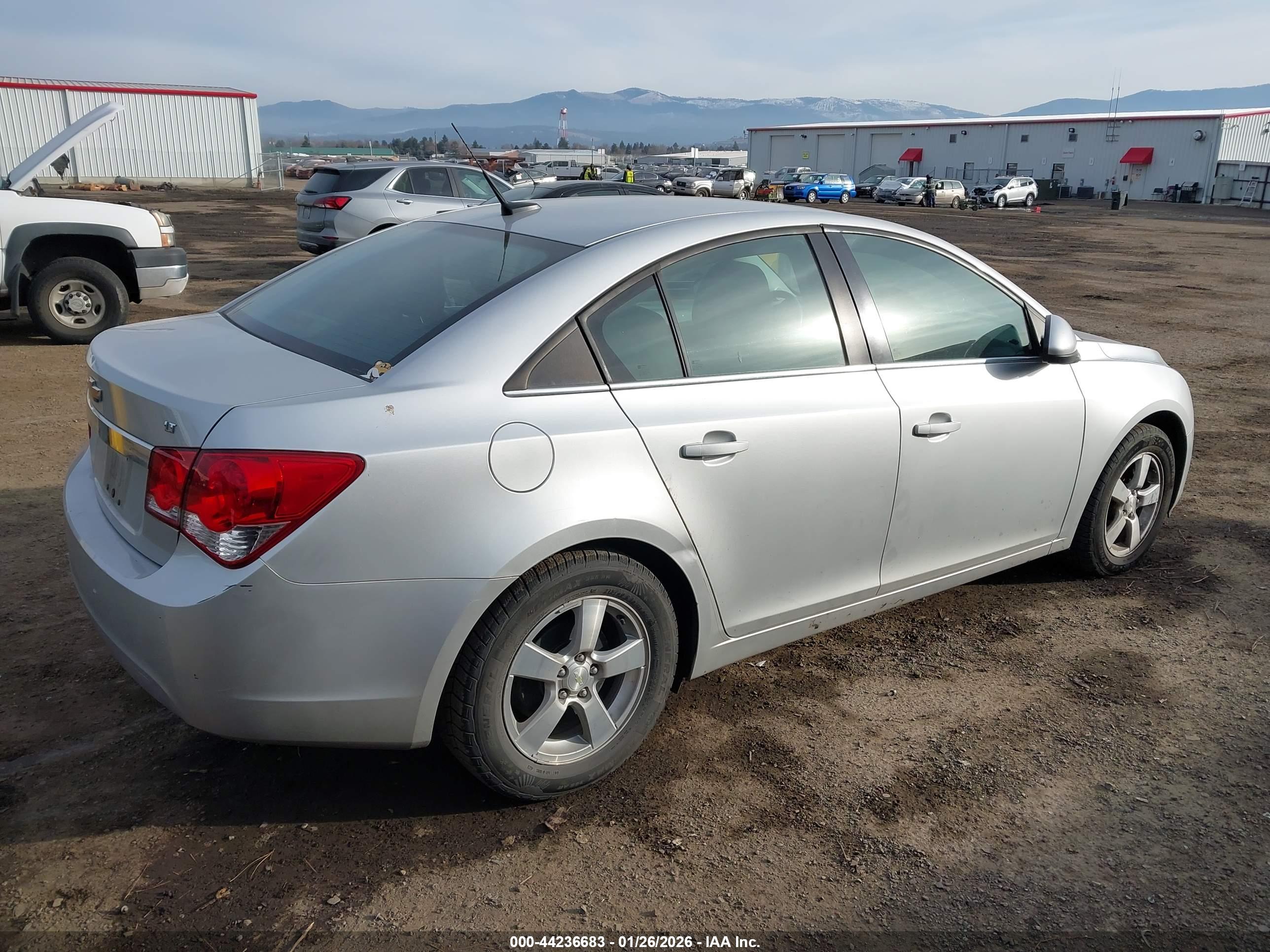 CHEVROLET CRUZE image 4