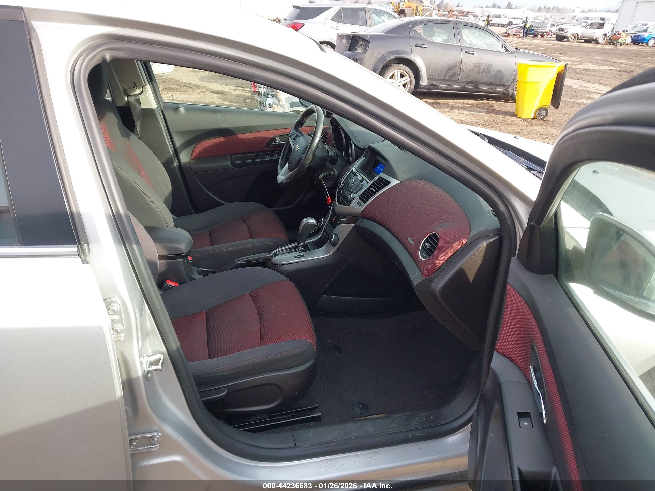 CHEVROLET CRUZE image 5