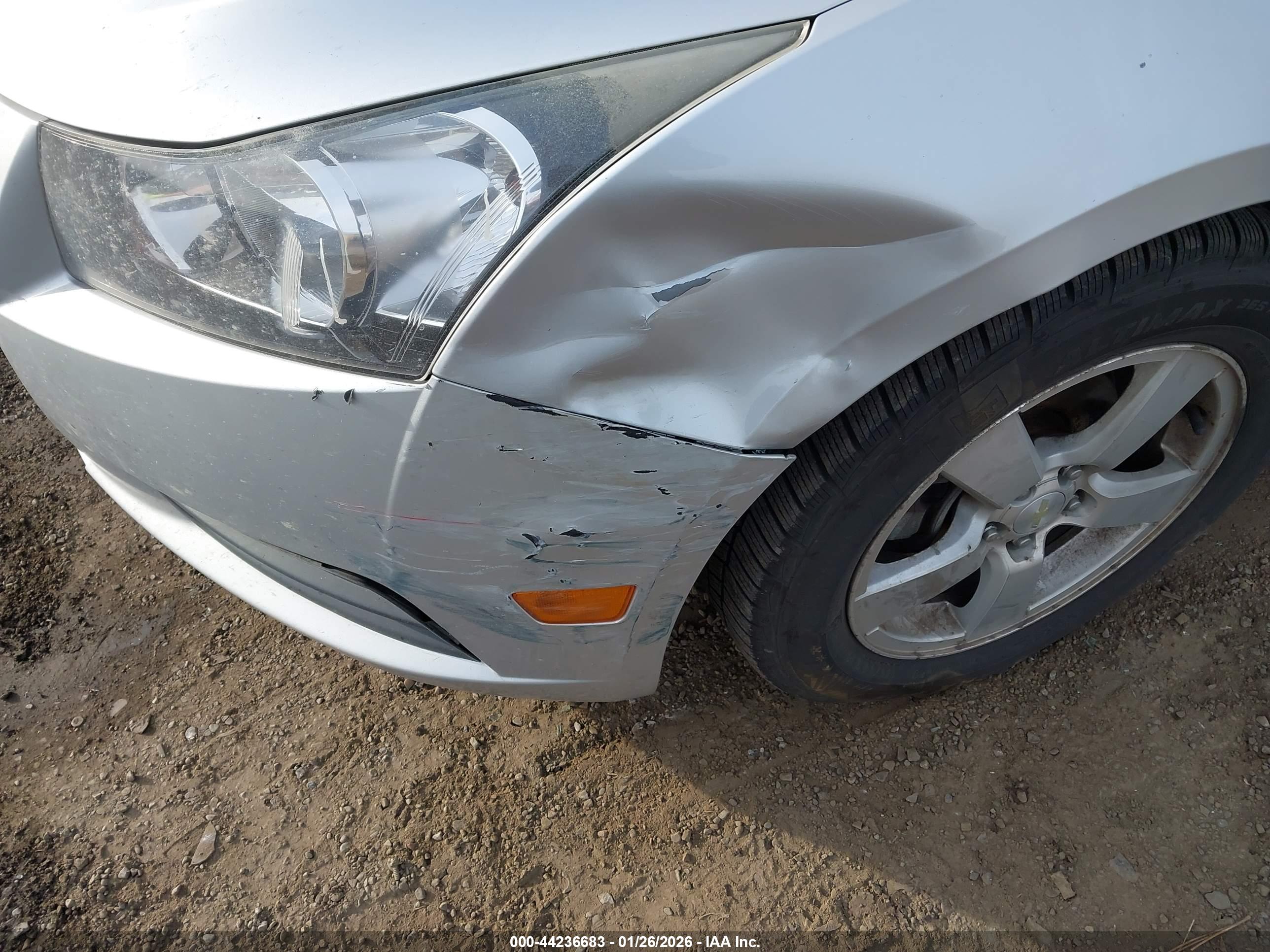 CHEVROLET CRUZE image 6
