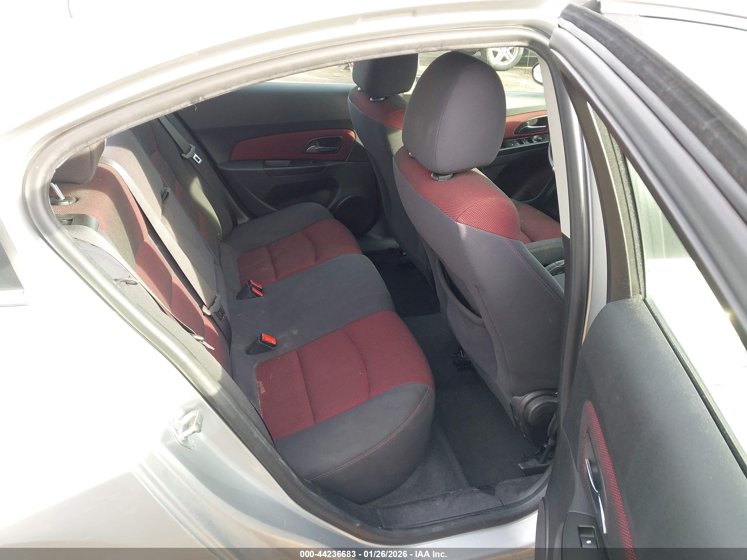 CHEVROLET CRUZE image 8