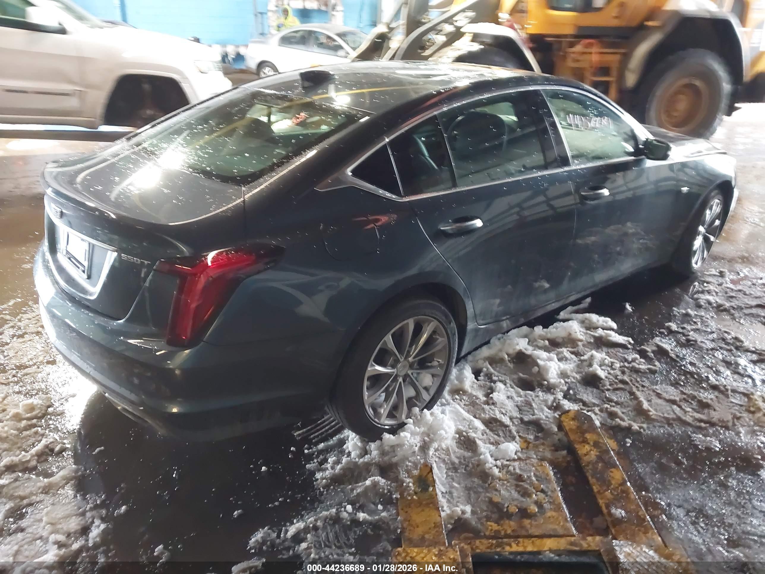 CADILLAC CT5 image 4
