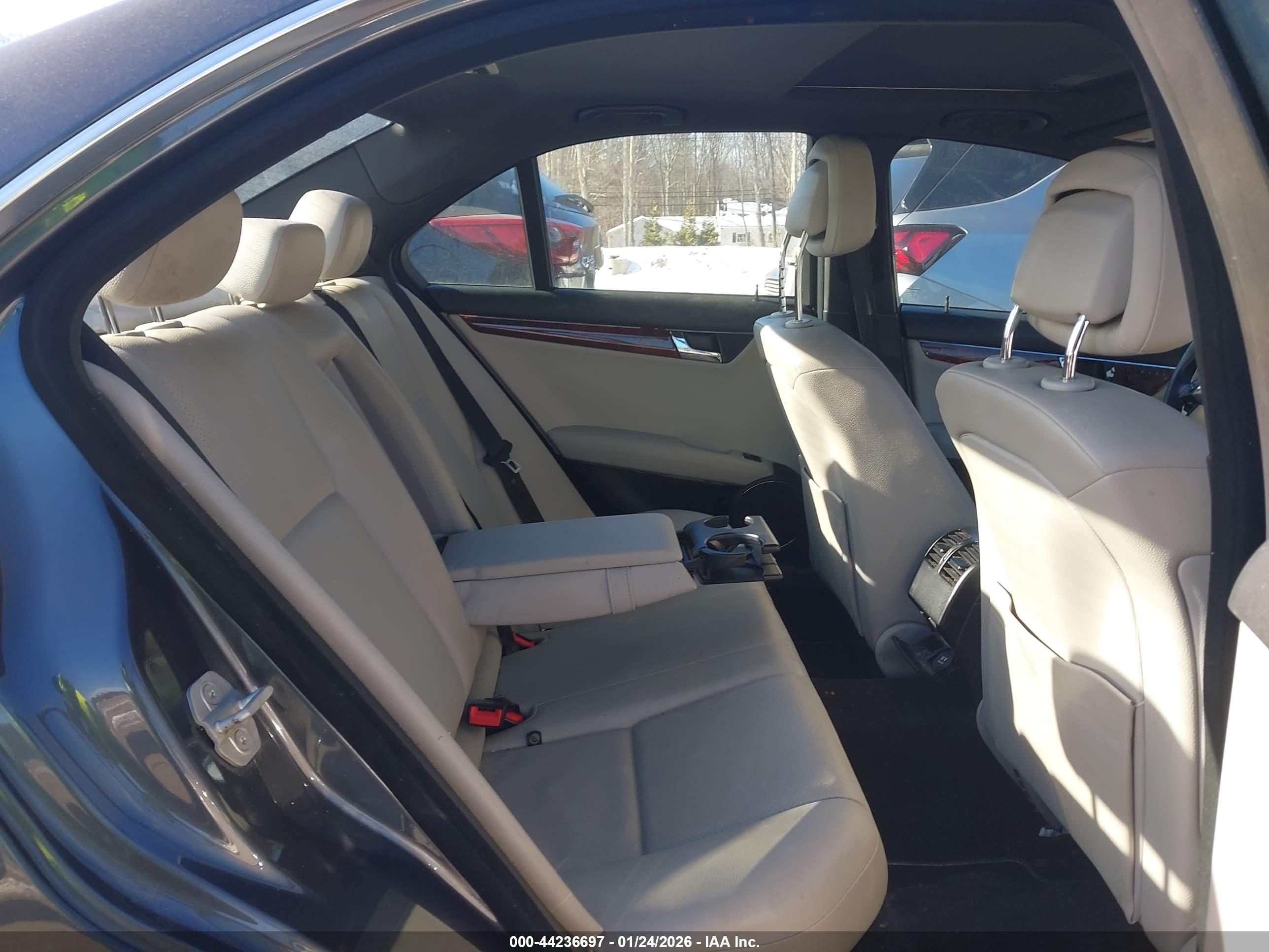 MERCEDES-BENZ C image 8