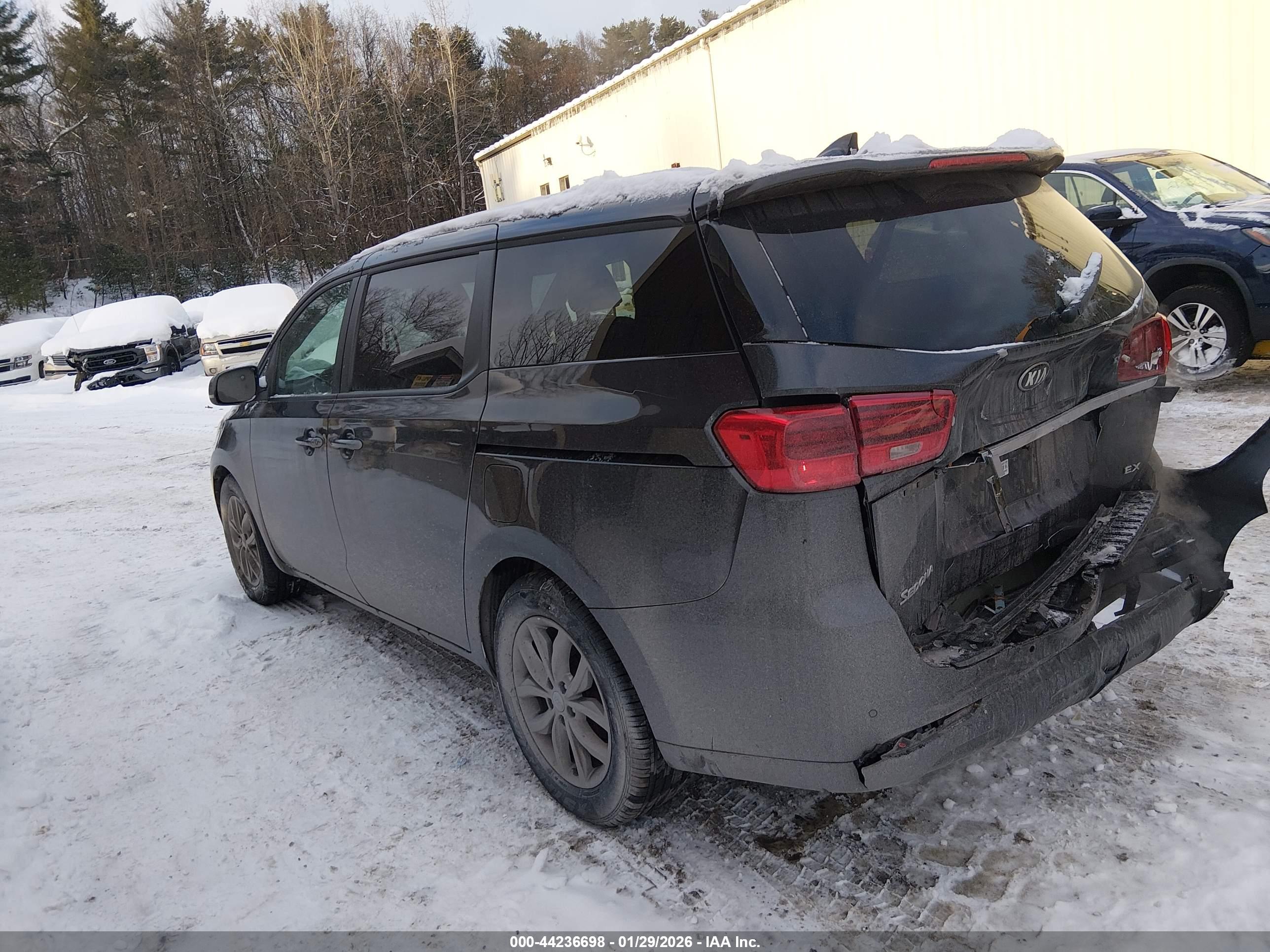 KIA SEDONA image 3