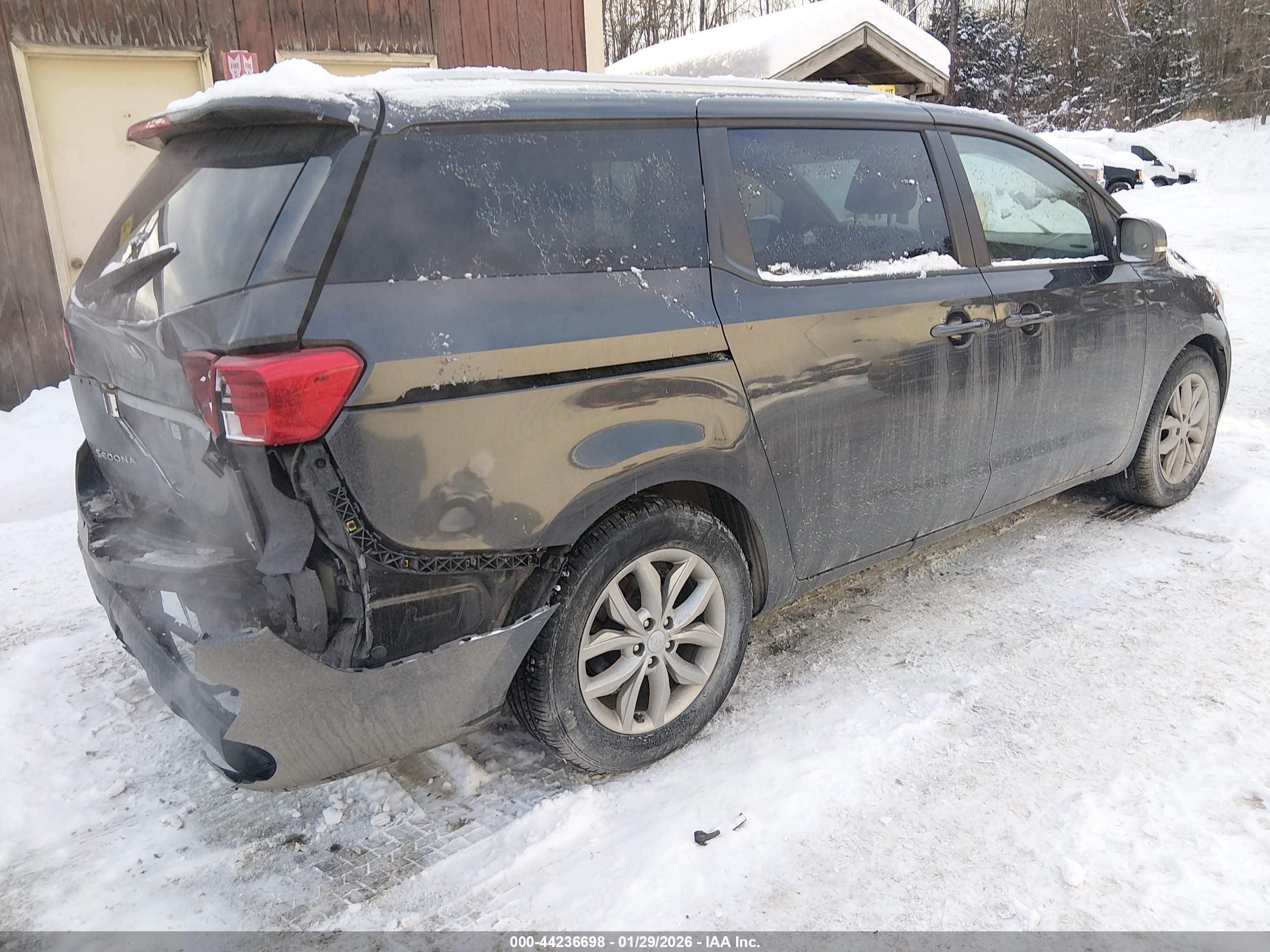 KIA SEDONA image 4