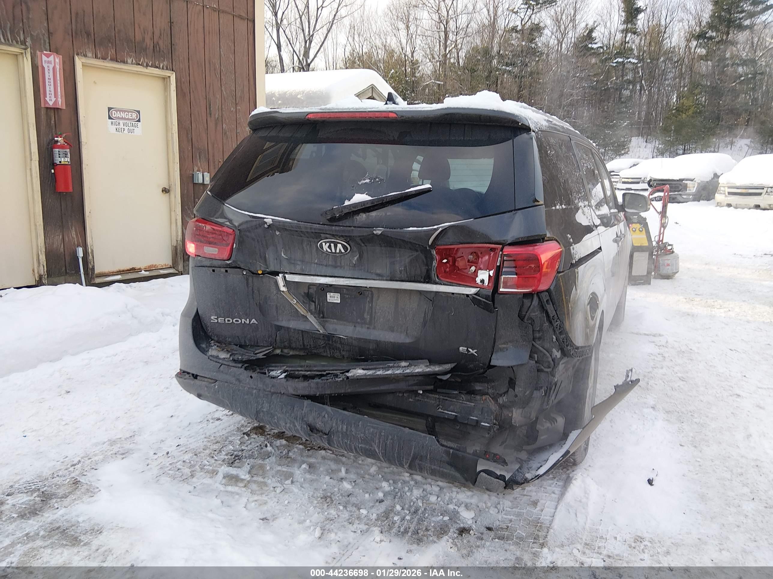 KIA SEDONA image 6