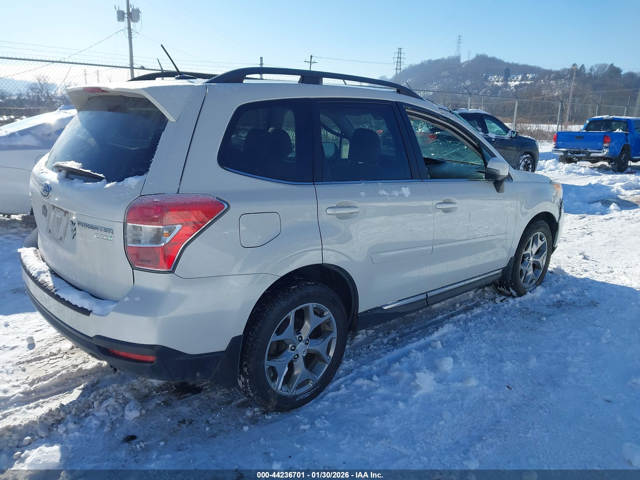 SUBARU FORESTER image 4
