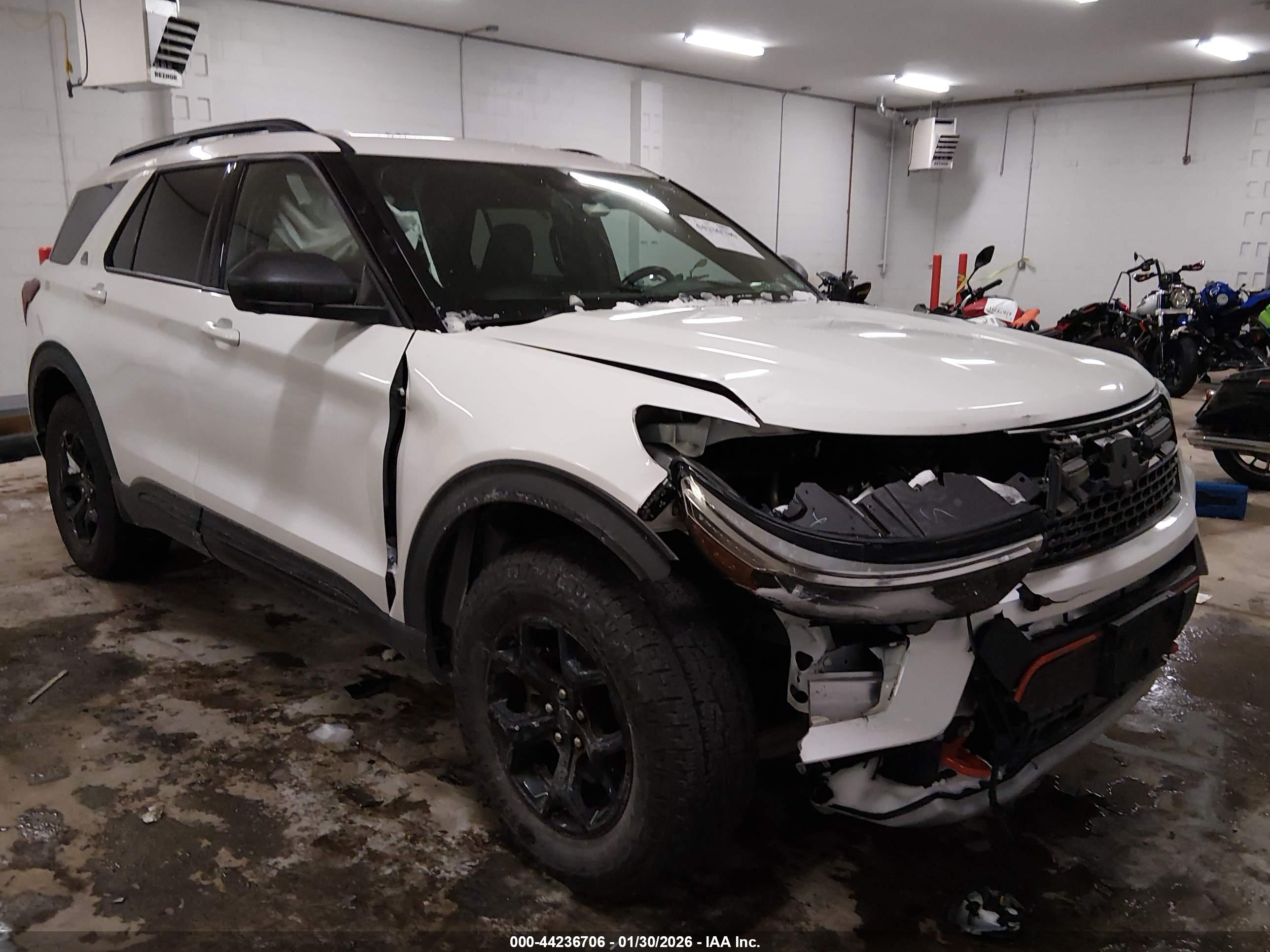 FORD EXPLORER image 6
