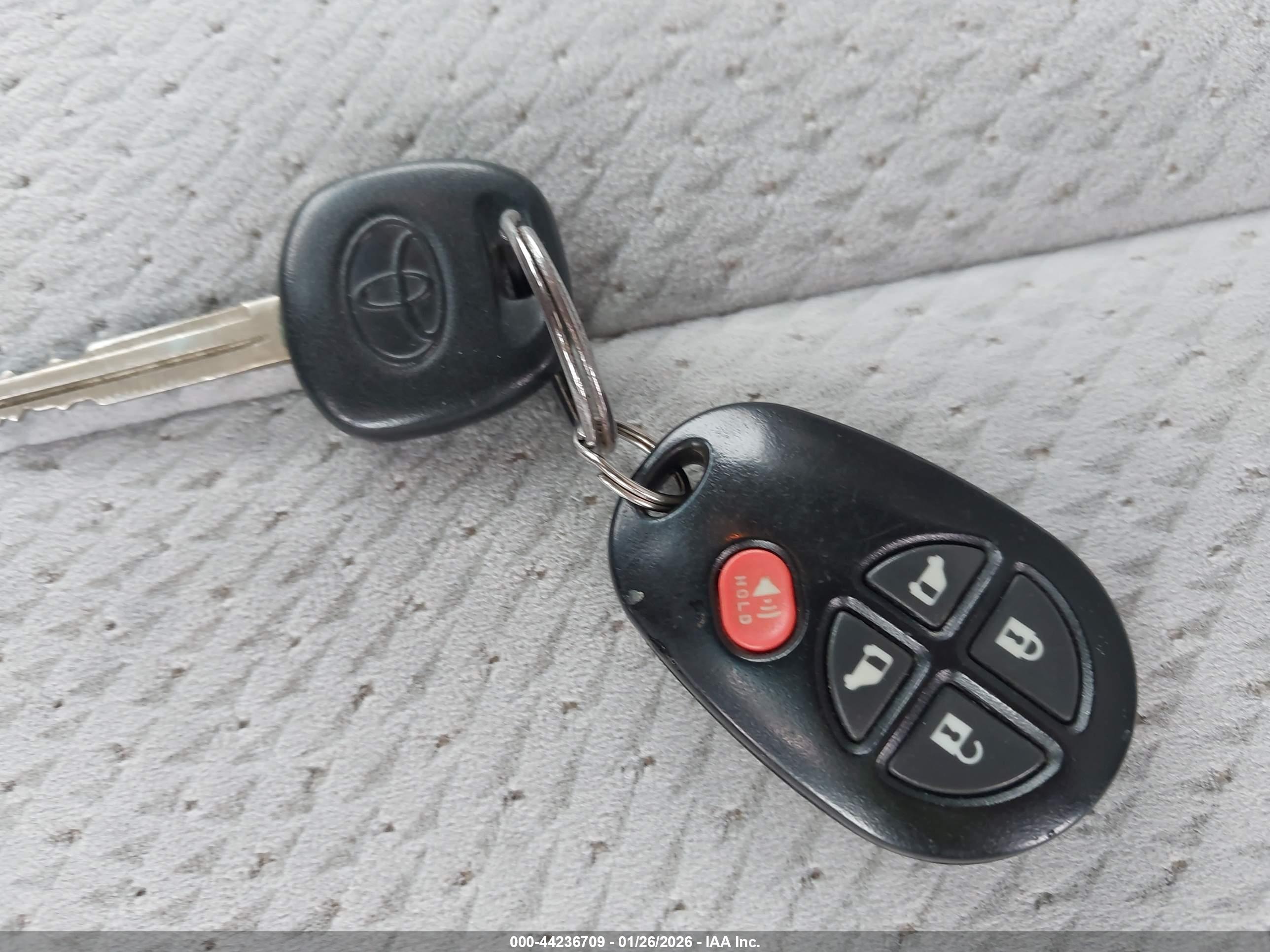 TOYOTA SIENNA image 11