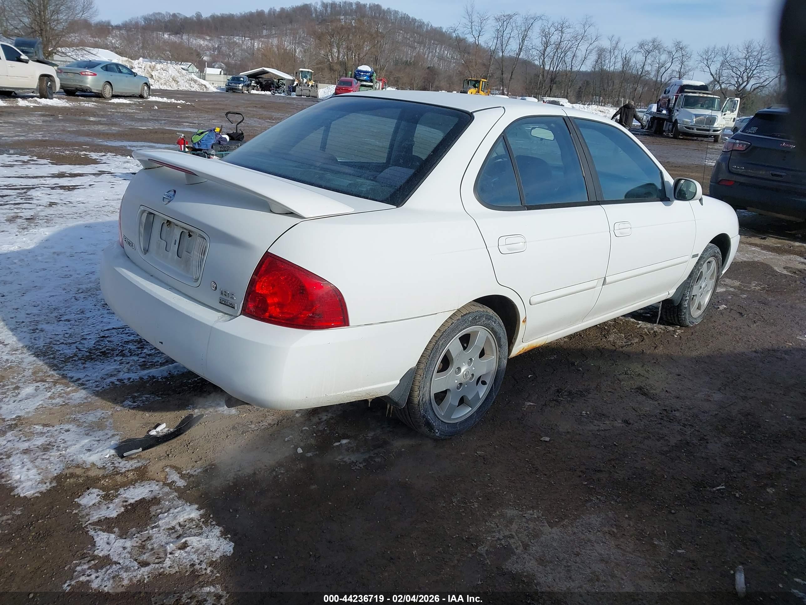 NISSAN SENTRA image 4
