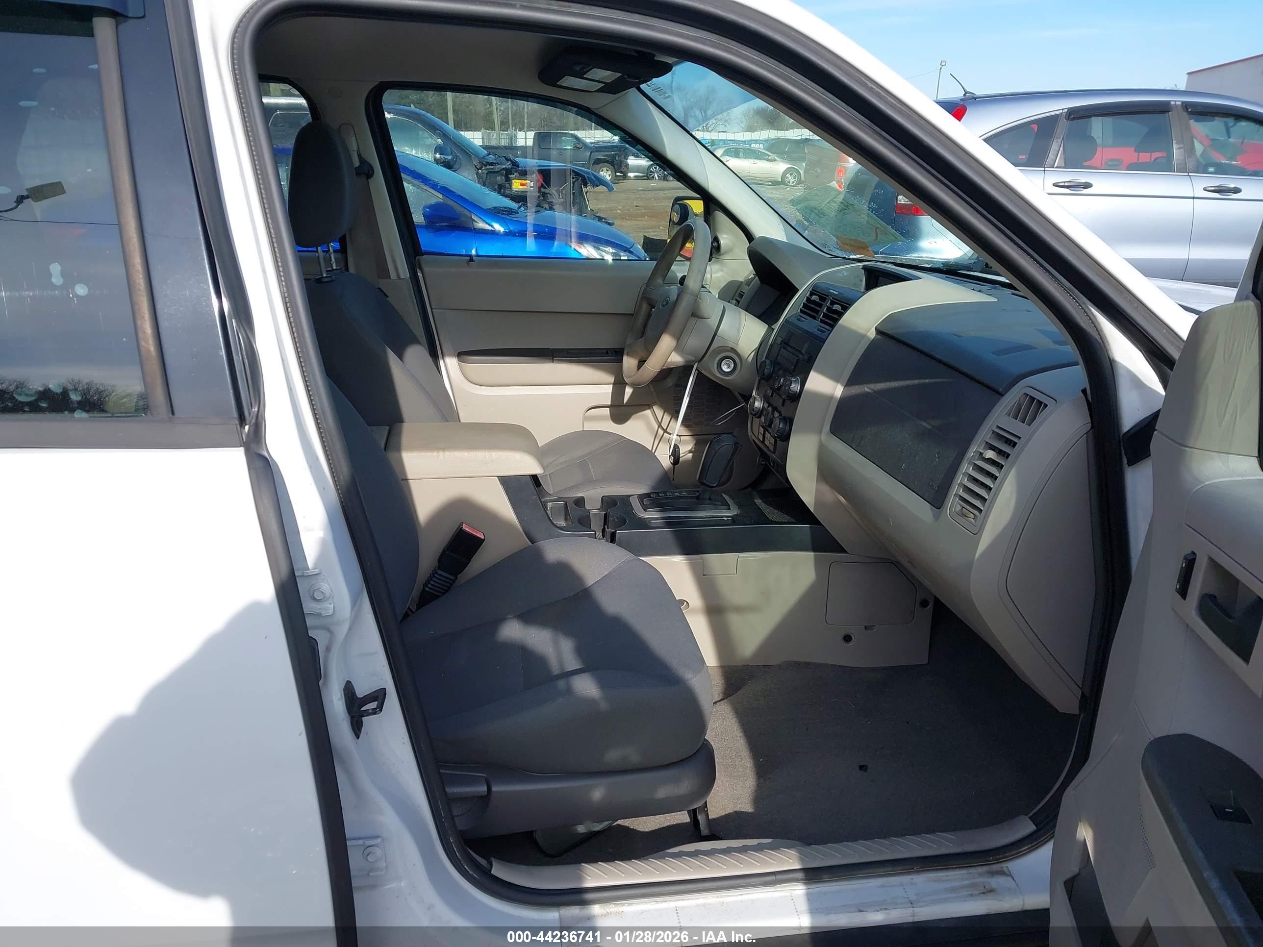 FORD ESCAPE image 5