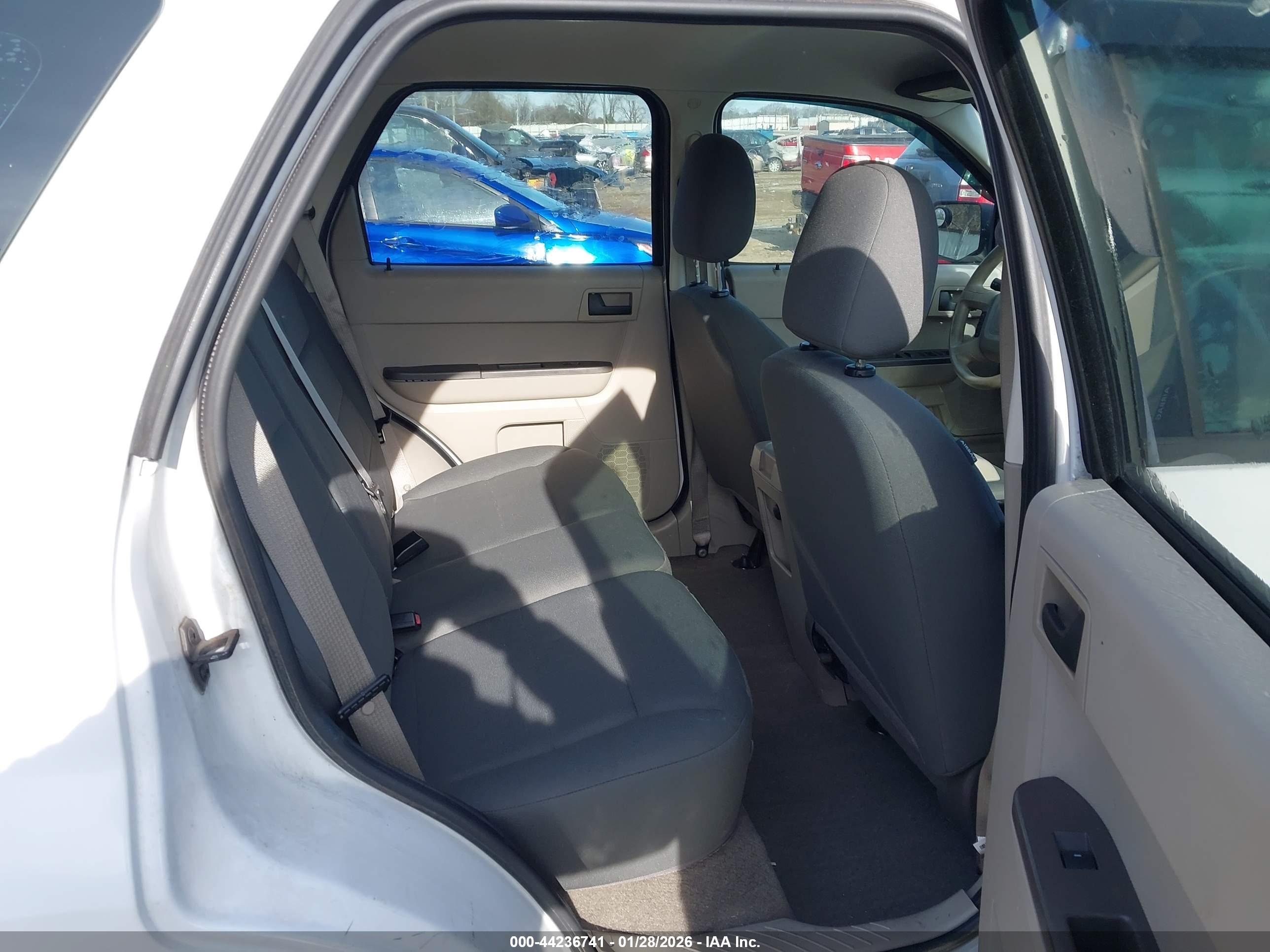 FORD ESCAPE image 8