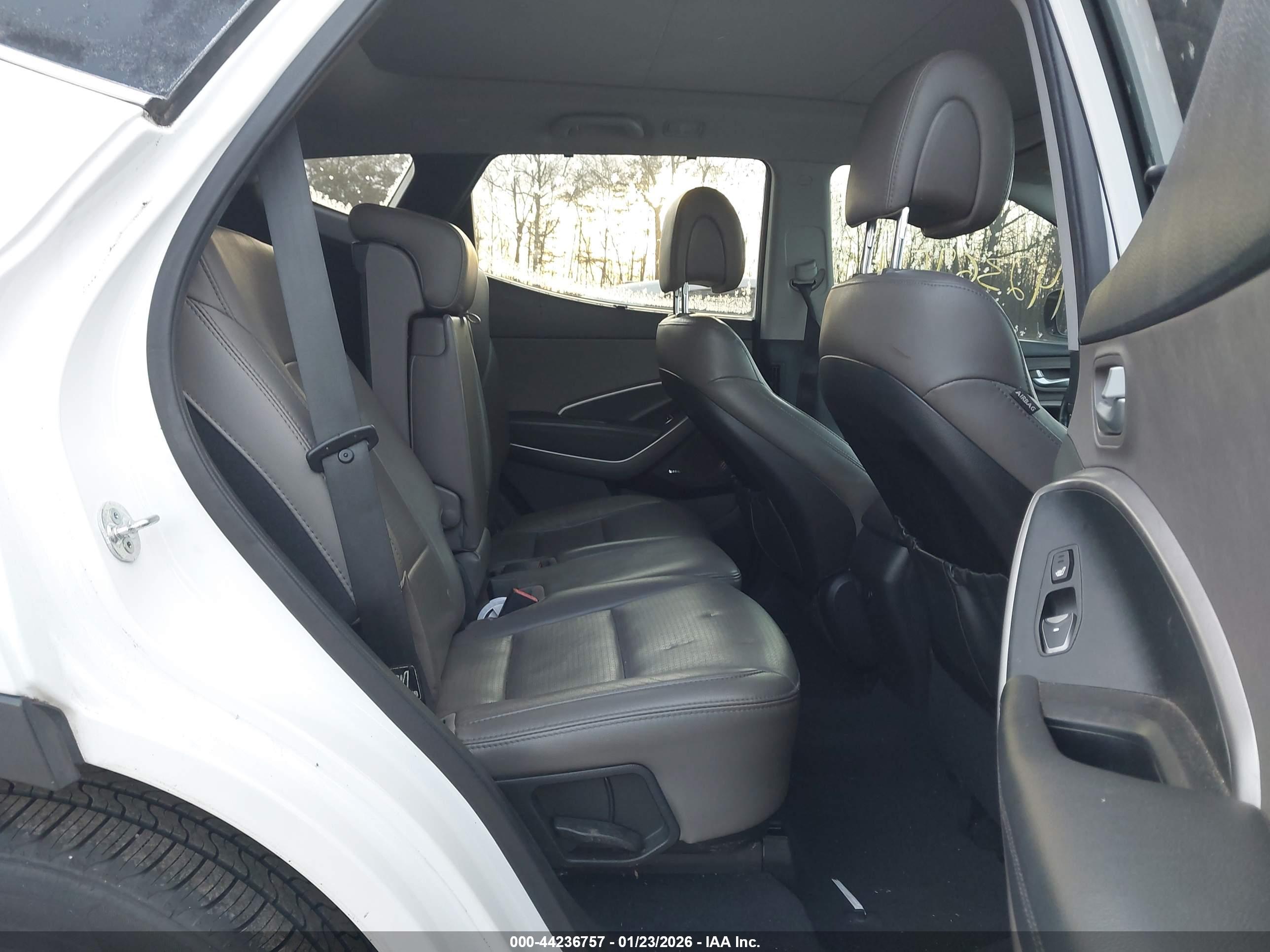 HYUNDAI SANTA image 8